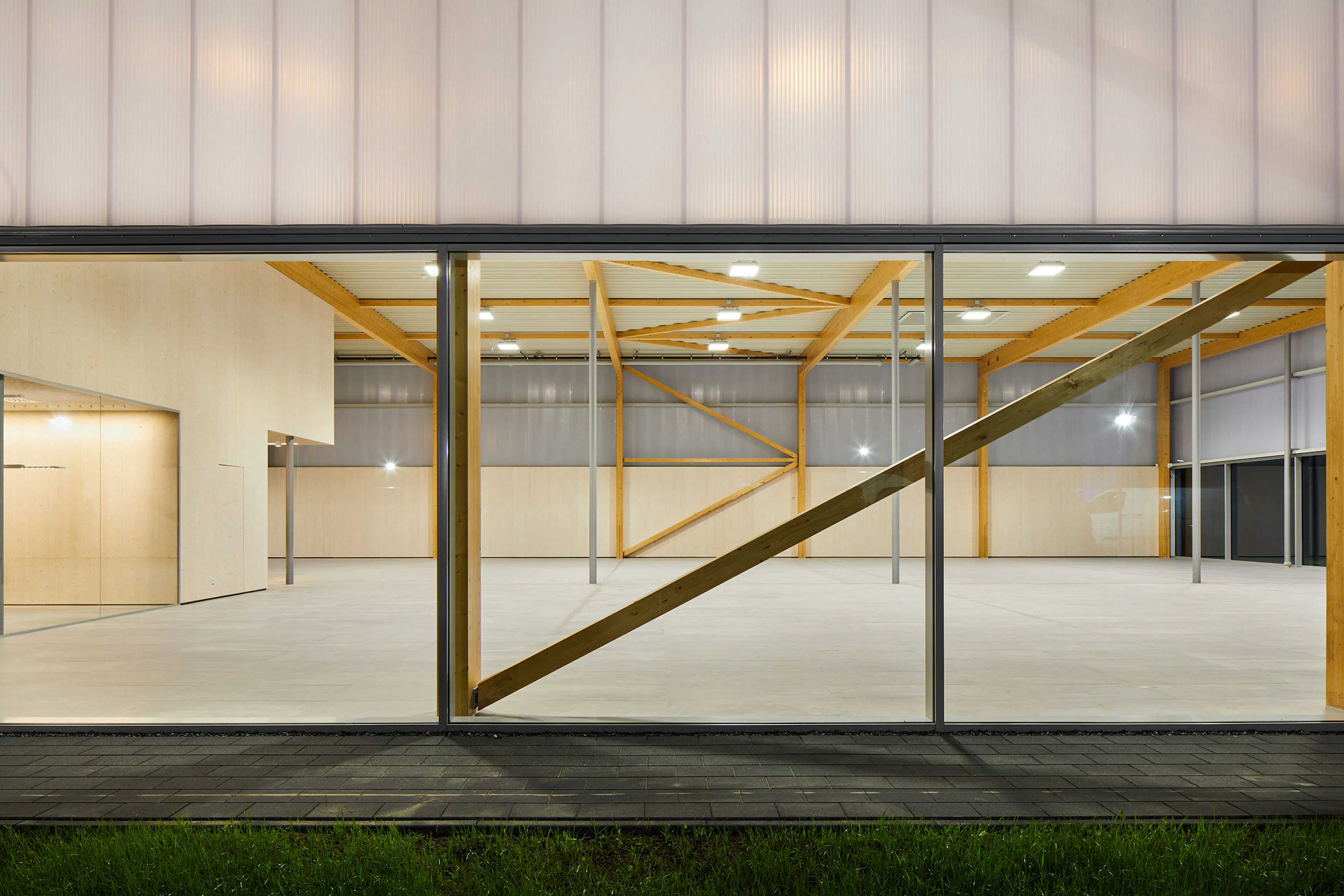 Car Showroom Halle — 4