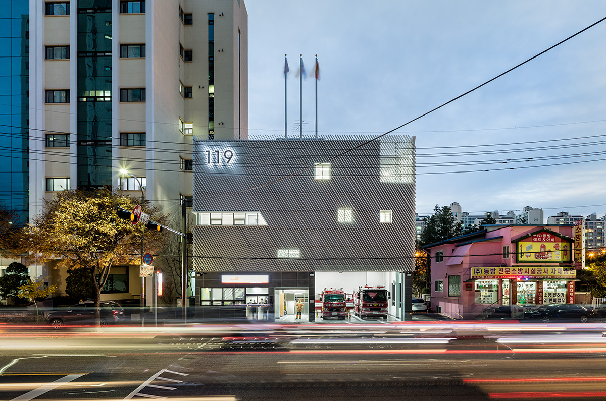 © Yong Ju Lee Architecture