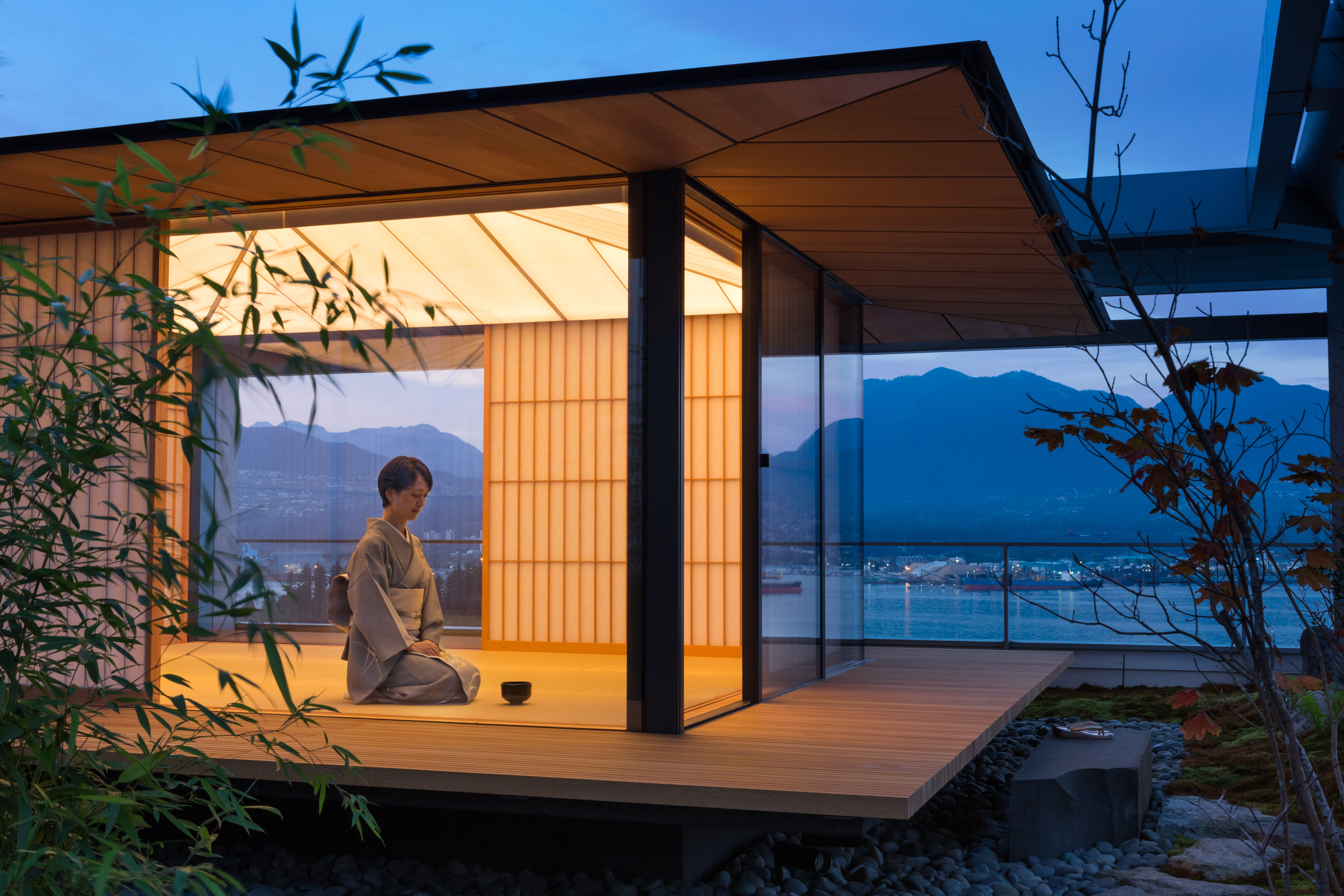 Маленькие японские дома. Япония Киото чайный домик. Кенго кума павильон. Павильон Kengo Kuma проект. Terrace House Ванкувере.