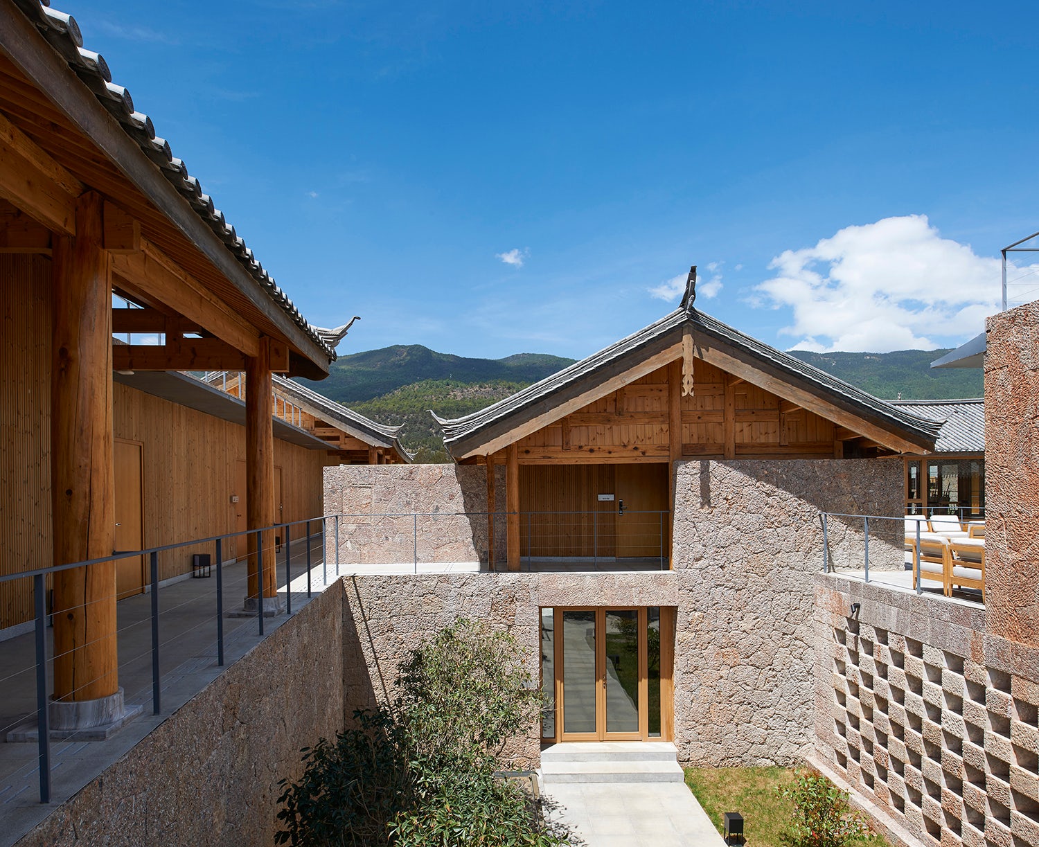 © Tsutsumi And Associates