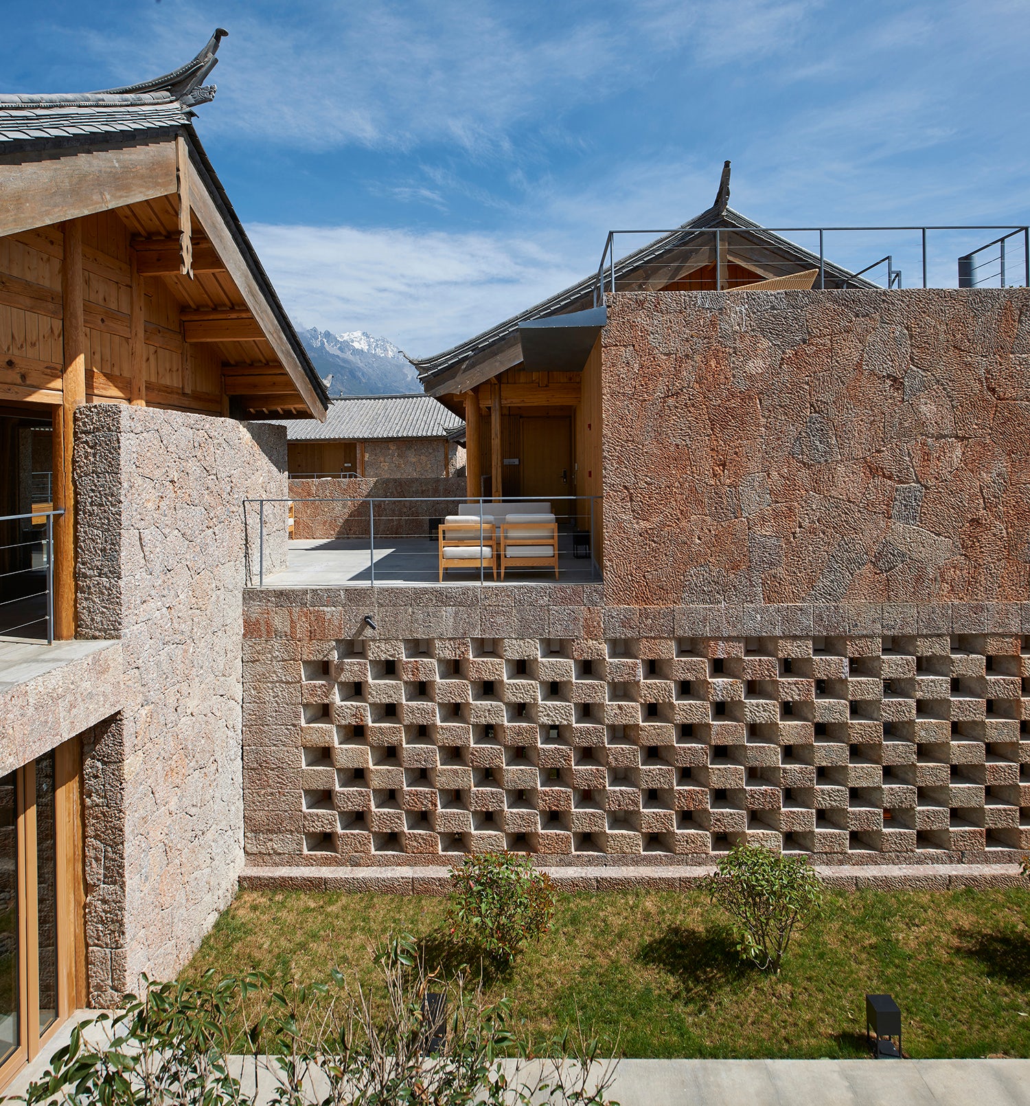 © Tsutsumi And Associates