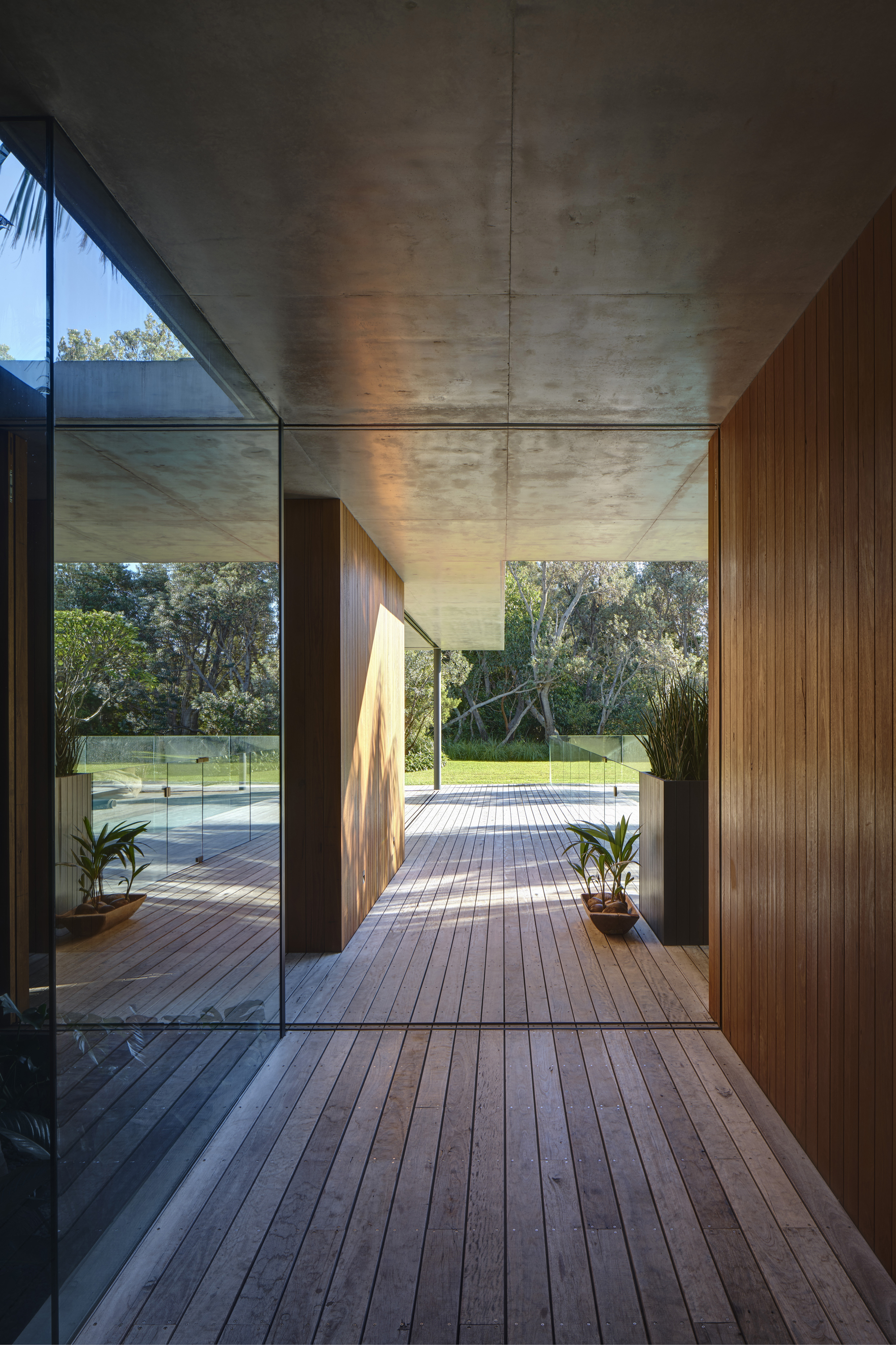 Sunrise House by MCK Architects, featuring Vitrocsa glass windows