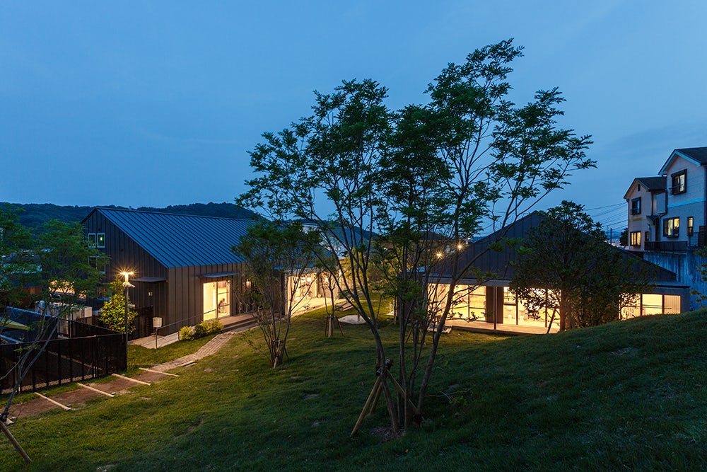 © HIBINOSEKKEI+Youji no Shiro