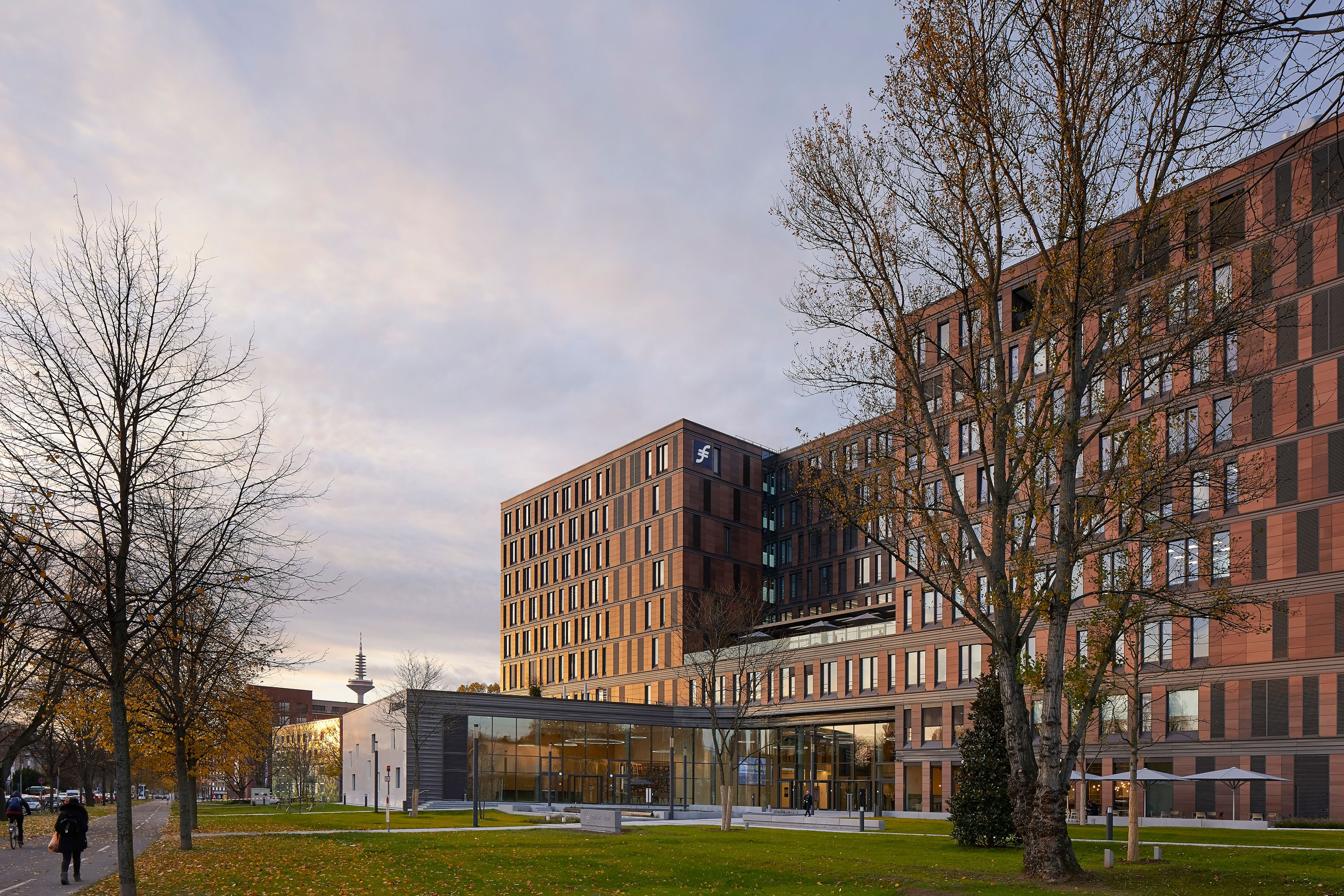 Frankfurt School of Finance and Management by Henning Larsen Architizer