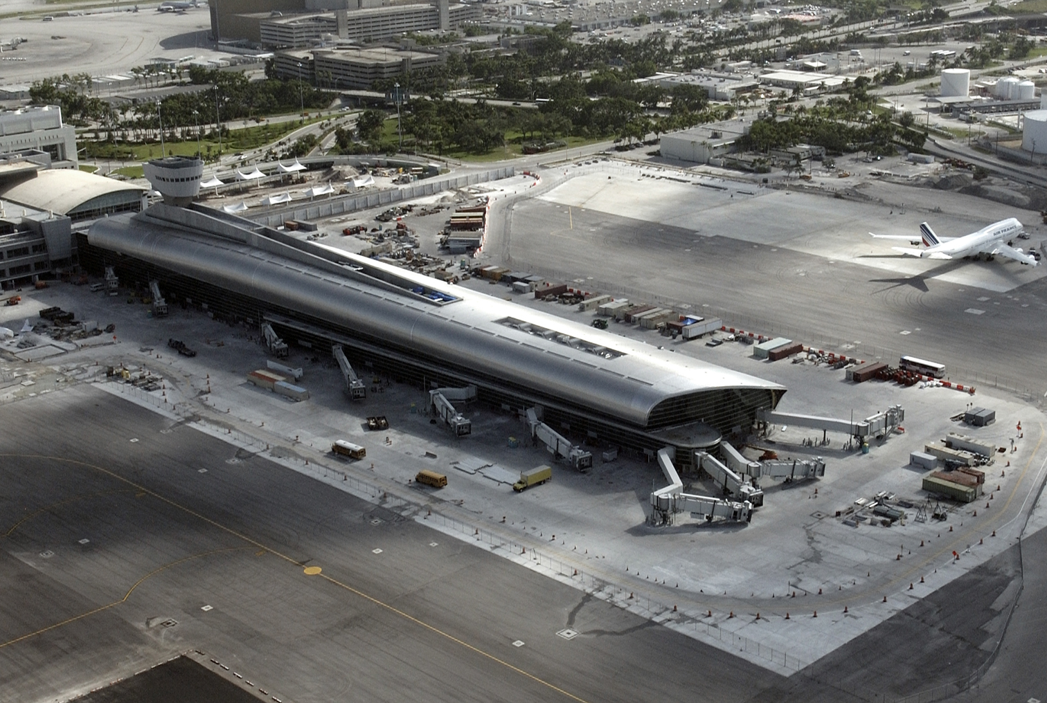 Concourse J Miami Airport by Carlos Zapata Studio Architizer