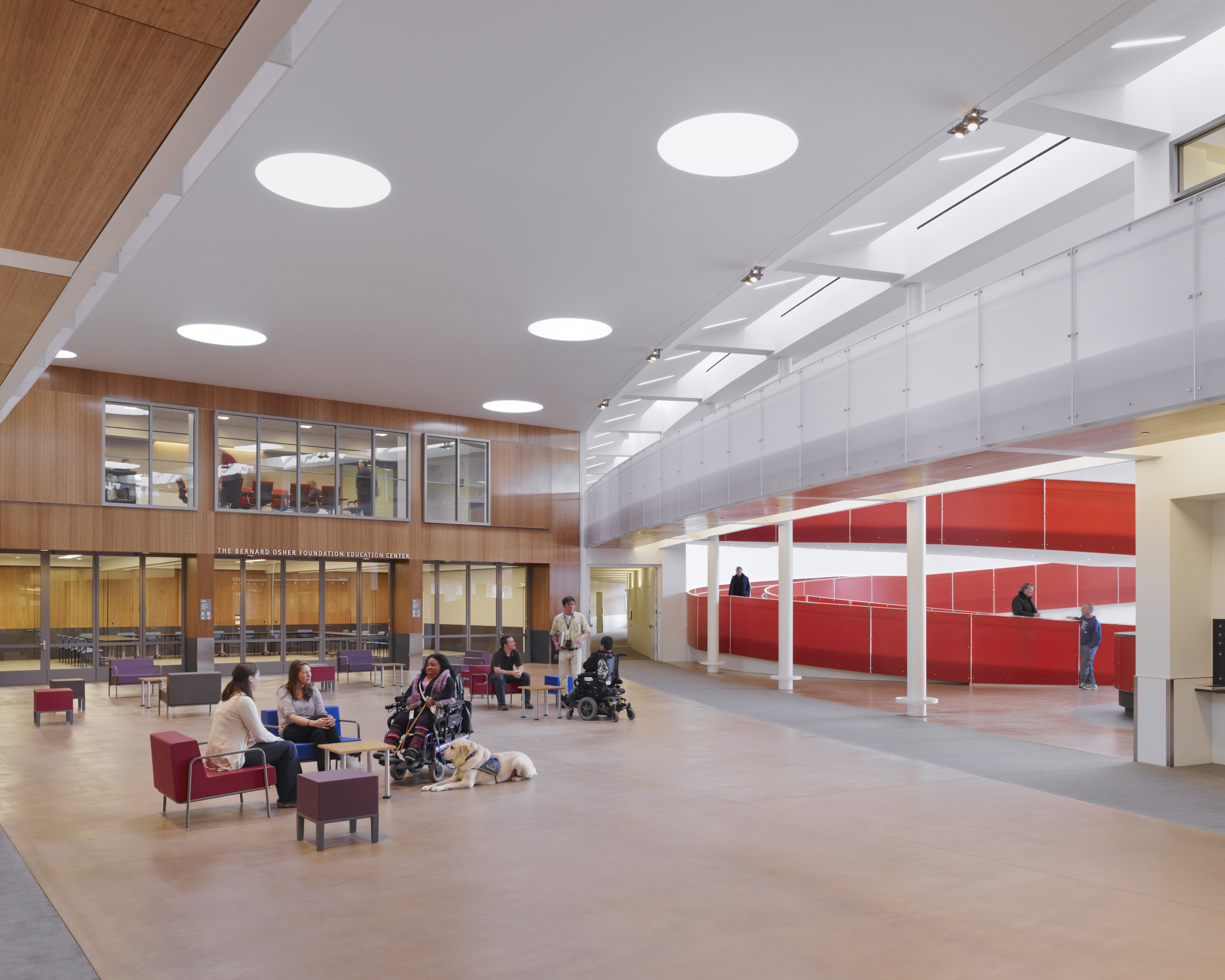 Кампус вещи. Ed Roberts Campus. Центр искусств и культуры Форт-Мейсон / LMS Architects. Campus Interior. Campus Architecture.