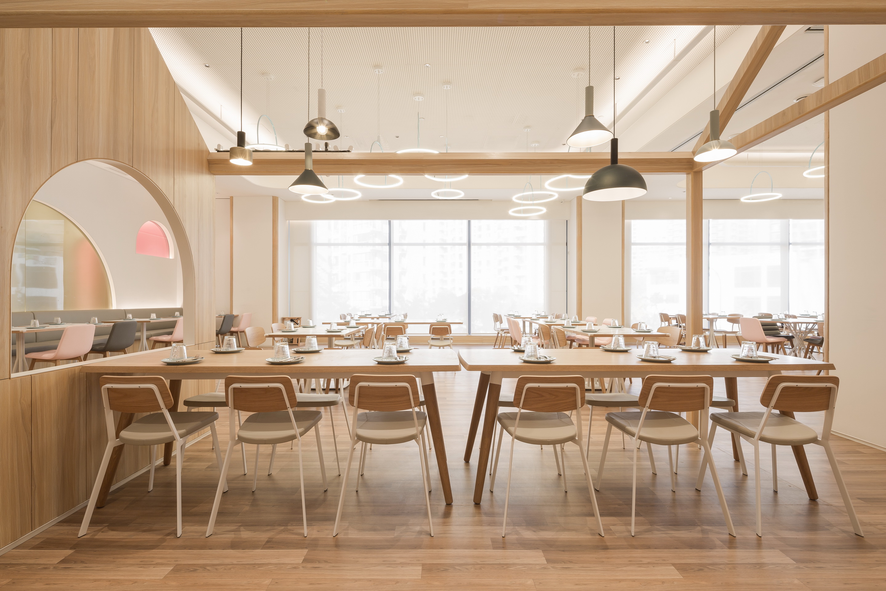 © Golucci Interior Architects