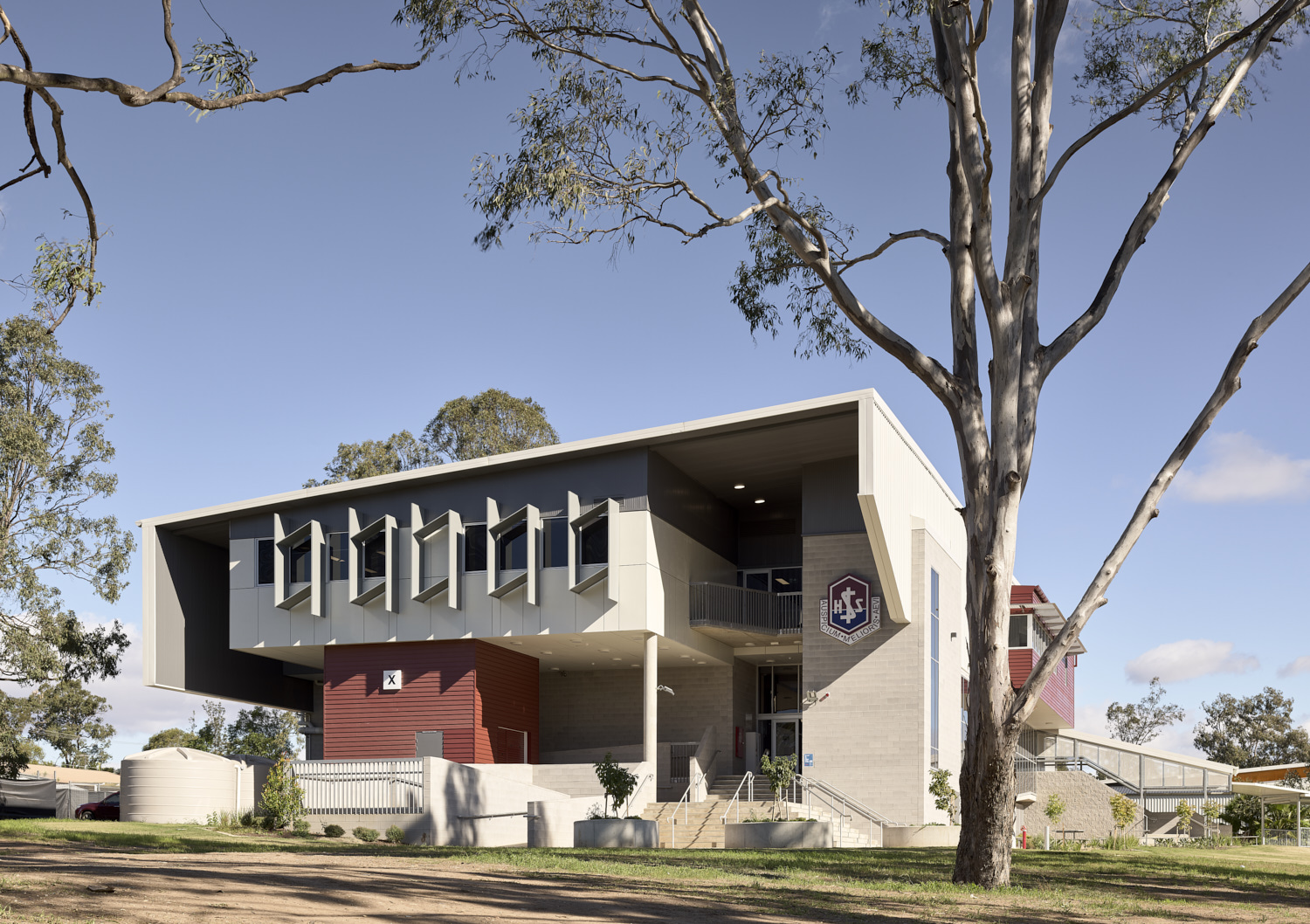 Ipswich State High School Performing Arts Centre by DM2 Architecture