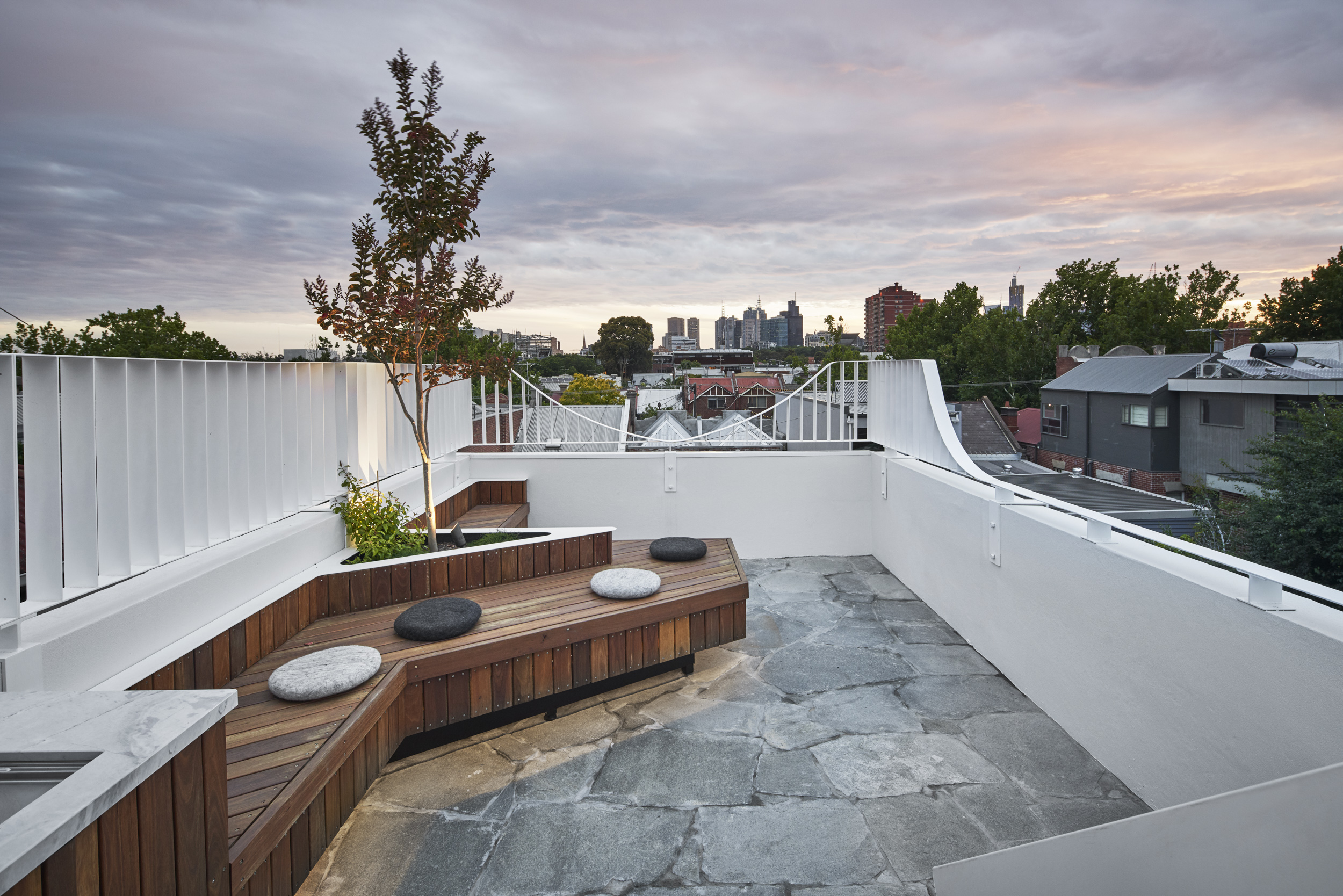 Terrace house. Террасе Хаус. Rooftop Wall. Terrace in House. Питер Кларк Архитектор.