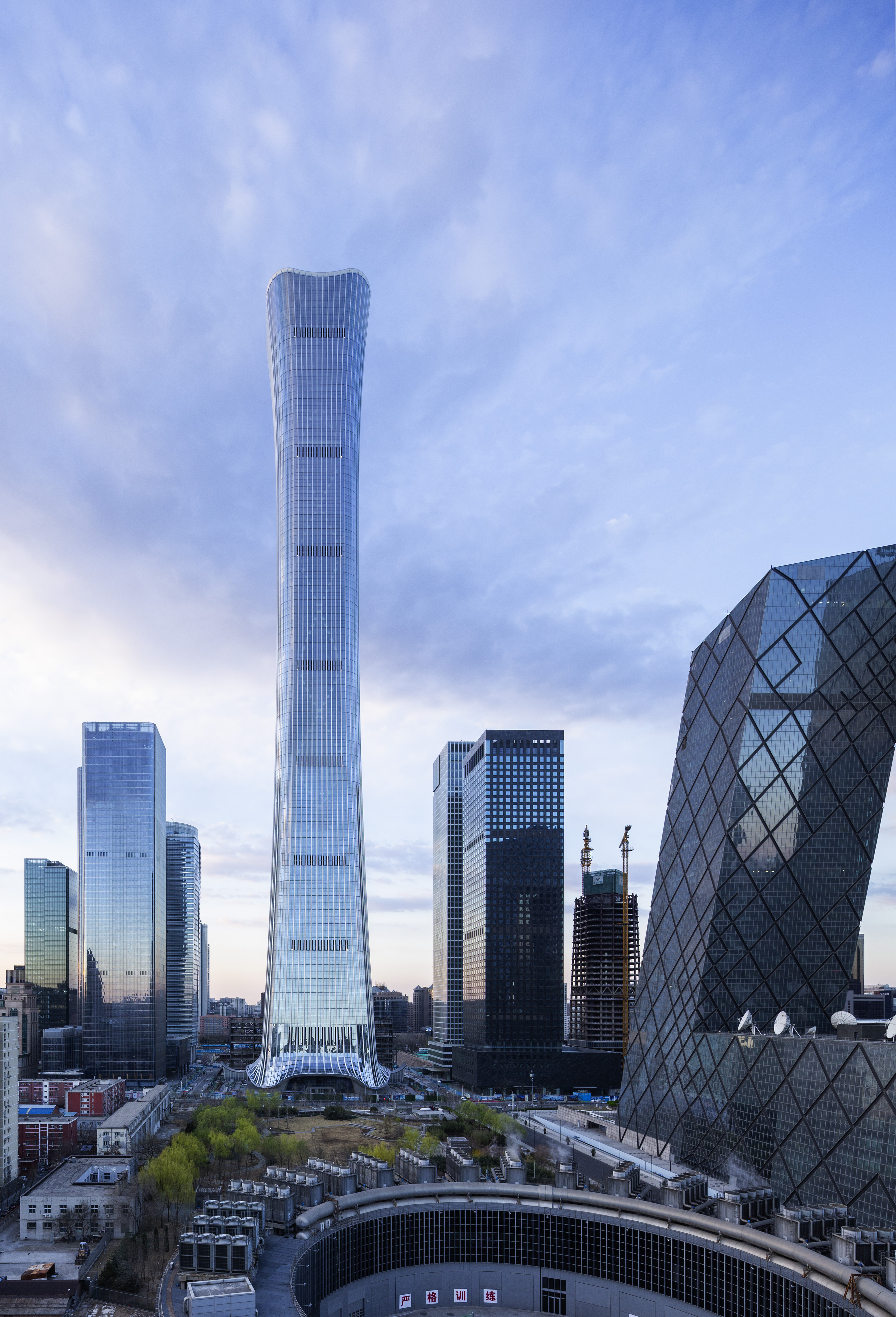 China towers. Пекинская башня CITIC. Пекинская башня CITIC, Пекин, Китай – 528 метров. Башня Чайна-Цзунь. Чайна-Цзунь (528 м). Пекин, Китай.