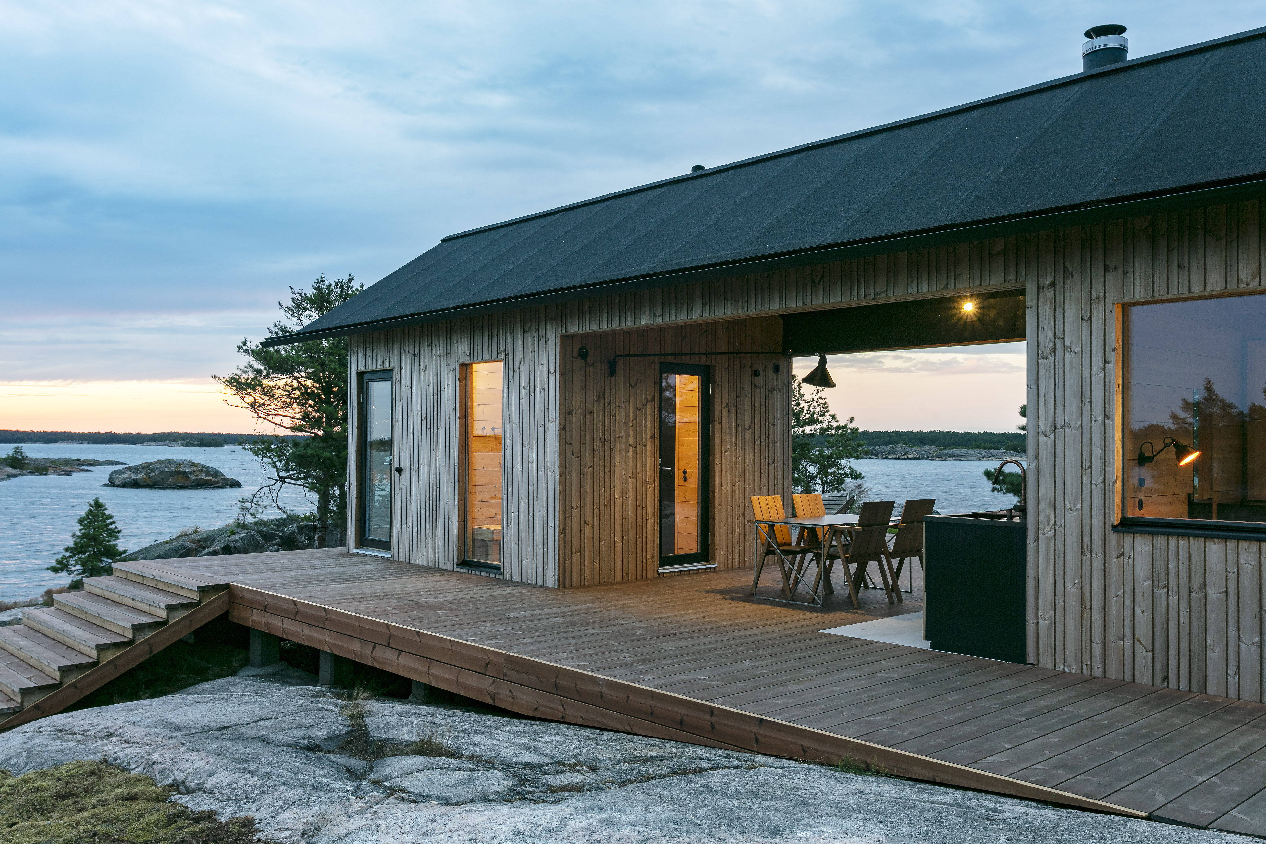 Дом на сутки на берегу. Тини Хаус финский. ЭКОДОМ Финляндия. Cabin House в Финляндии. Финский дом Хонка.