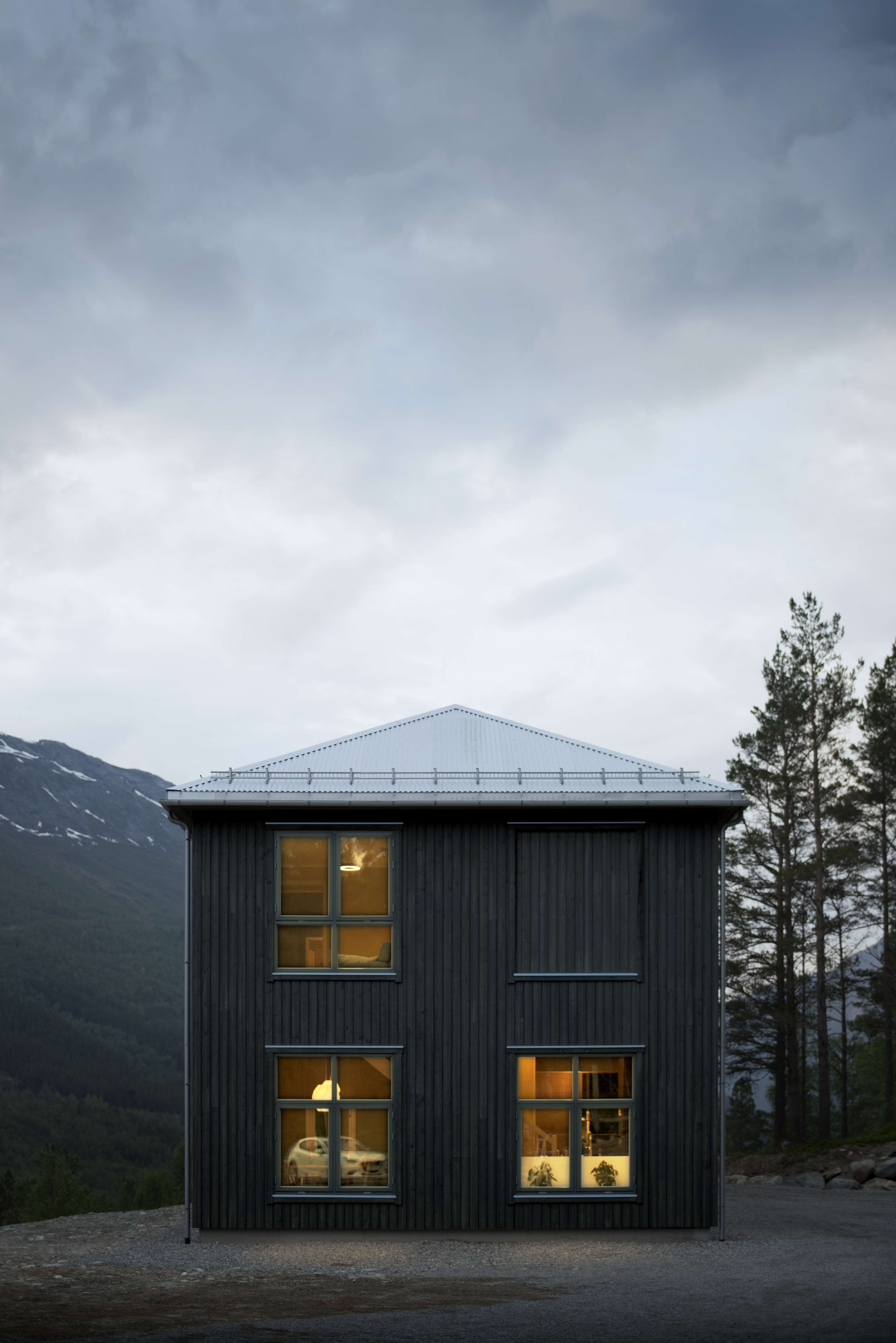 Домик в норвегии. Дом в Норвегии. Норвежские домики. Норвежский дом. Домик в норвежском стиле.