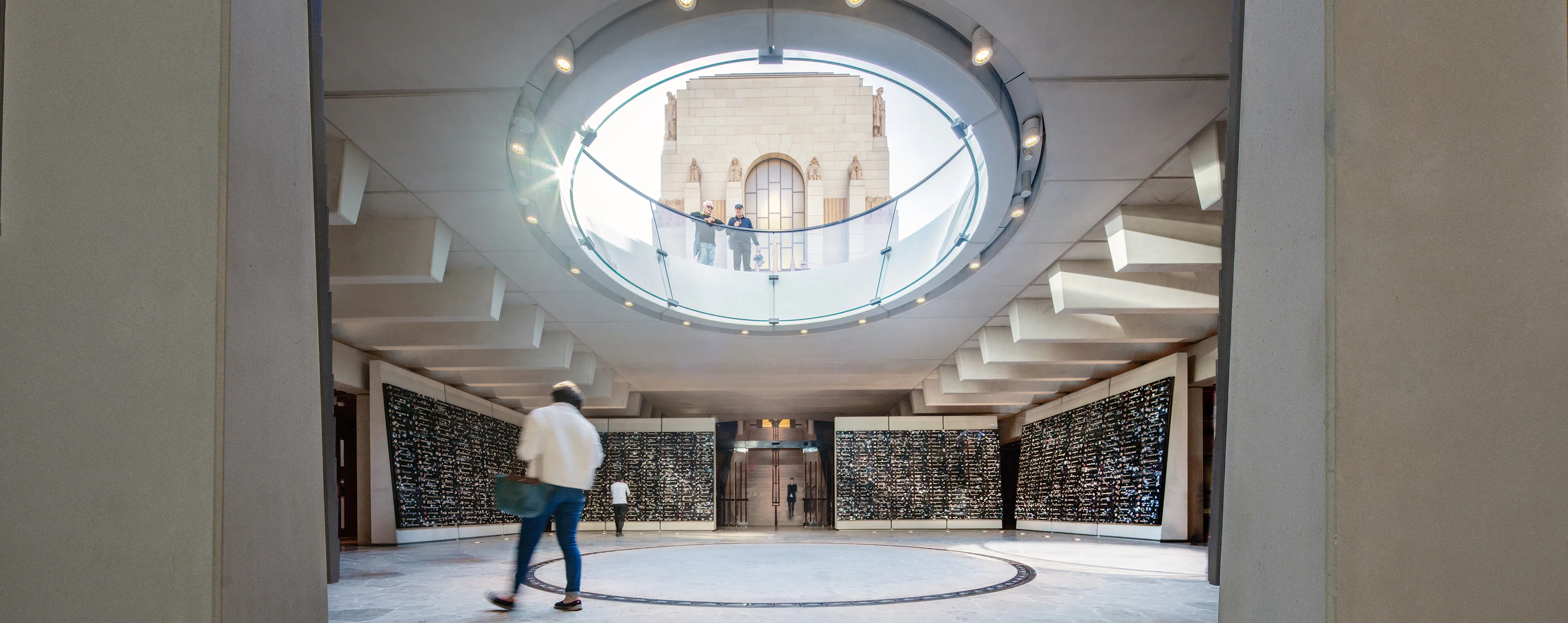 1 Elizabeth detail 23