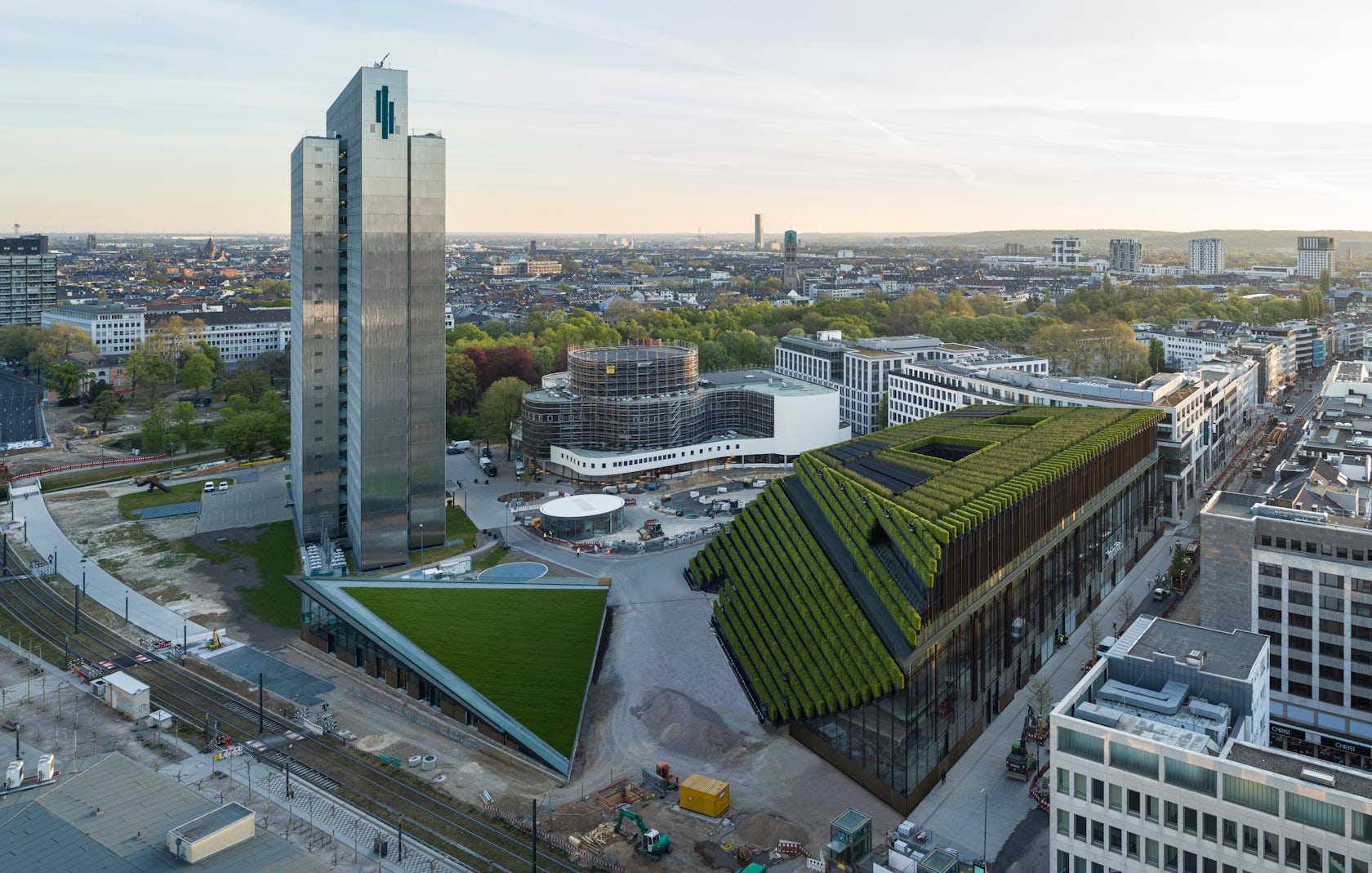 © ingenhoven architects / HGEsch Photography