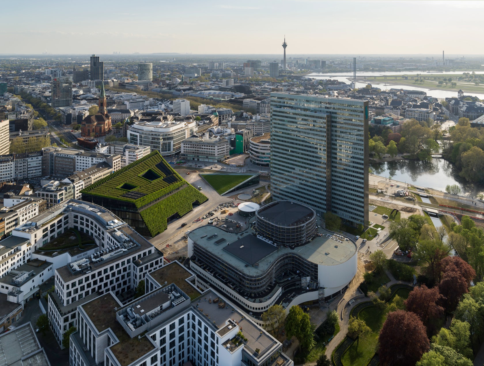 © ingenhoven architects / HGEsch Photography