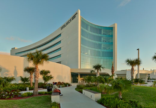 Mount Sinai Medical Center, Skolnick Surgical Tower and Hildebrandt Emergency Center
