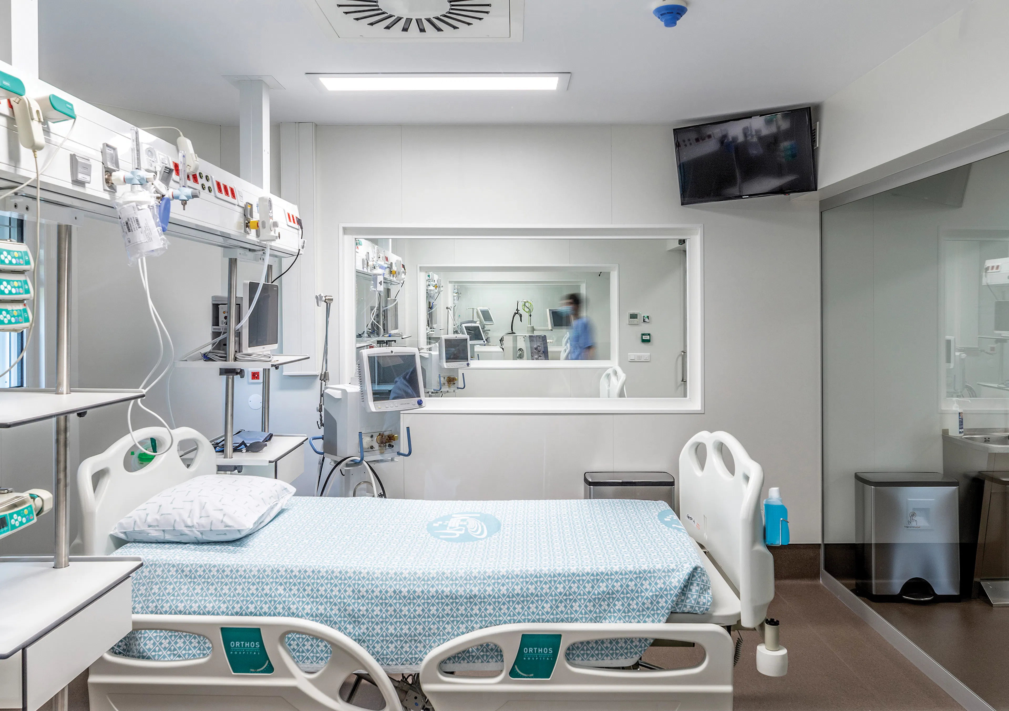 Intensive Care Unit-Pedro Hispano Hospital — 5