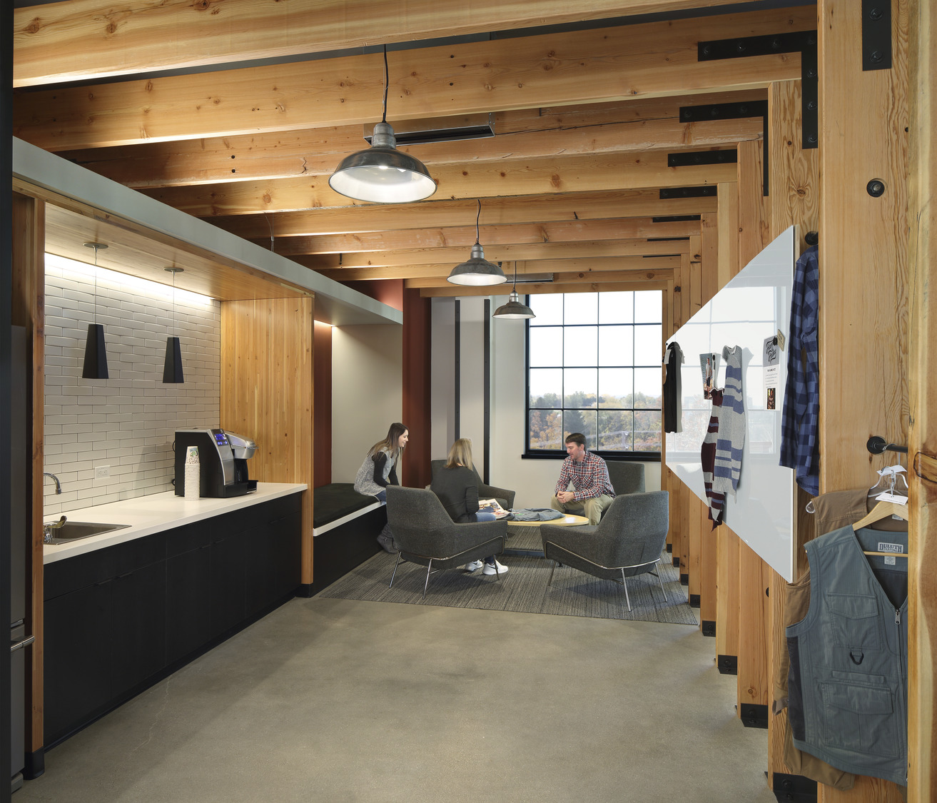 Duluth Trading Company Headquarters By Plunkett Raysich Architects   1603745806614R160117 01 N23 Medium 