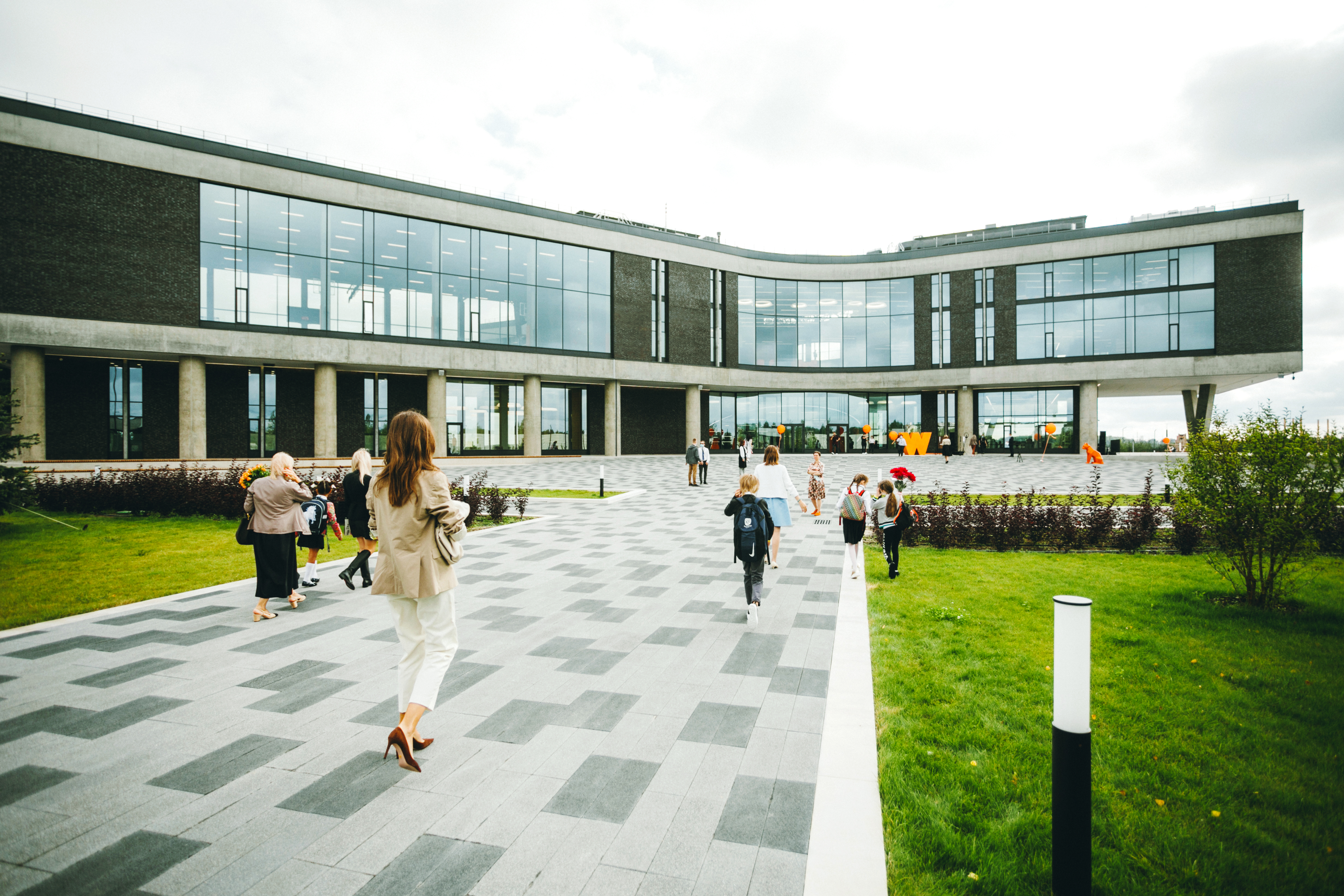 Park school. Школа Вундерпарк Павловская Слобода. Школа Wunderpark на новой Риге. Международная школа Вундерпарк. Школа новая Рига Вундер парк.