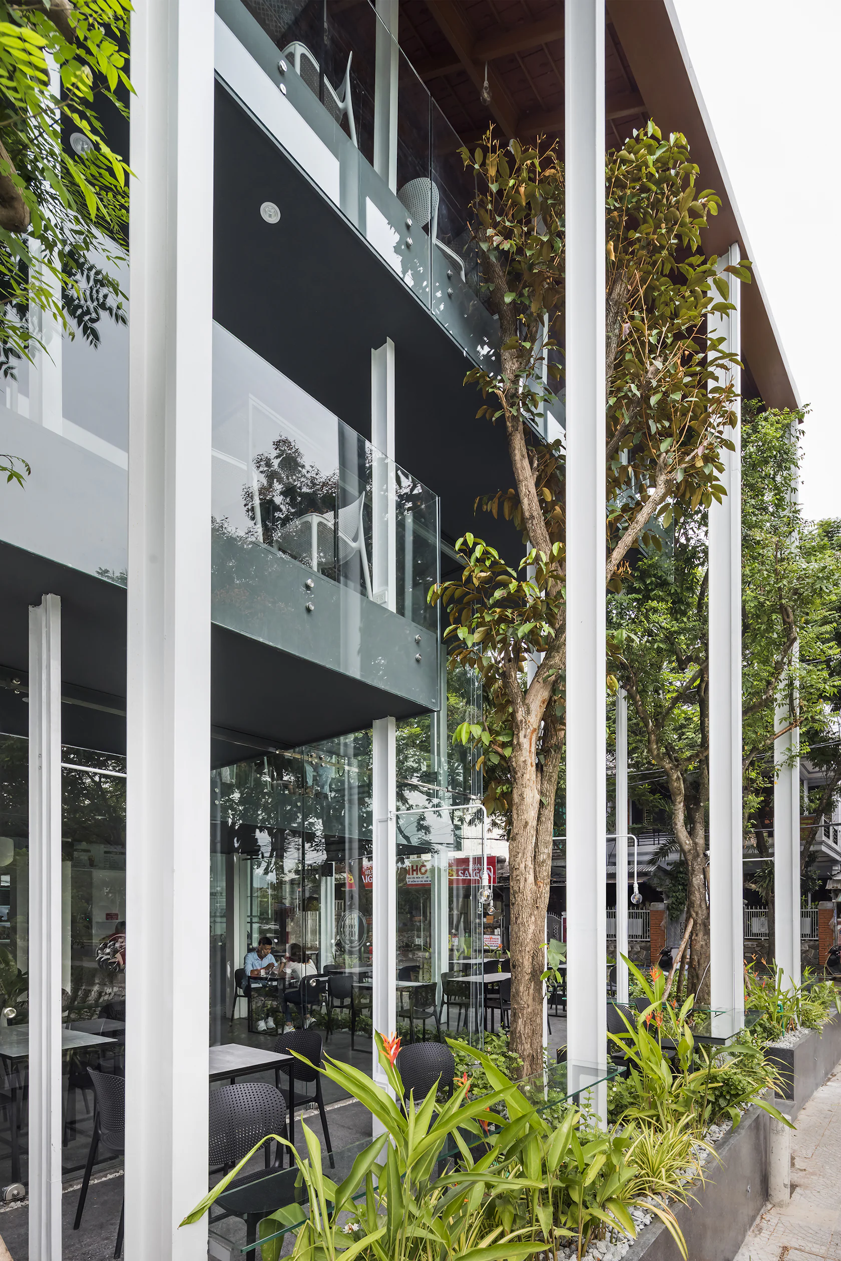 O2 COFFEE – THE NEW “ RƯỜNG” by mw archstudio - Architizer