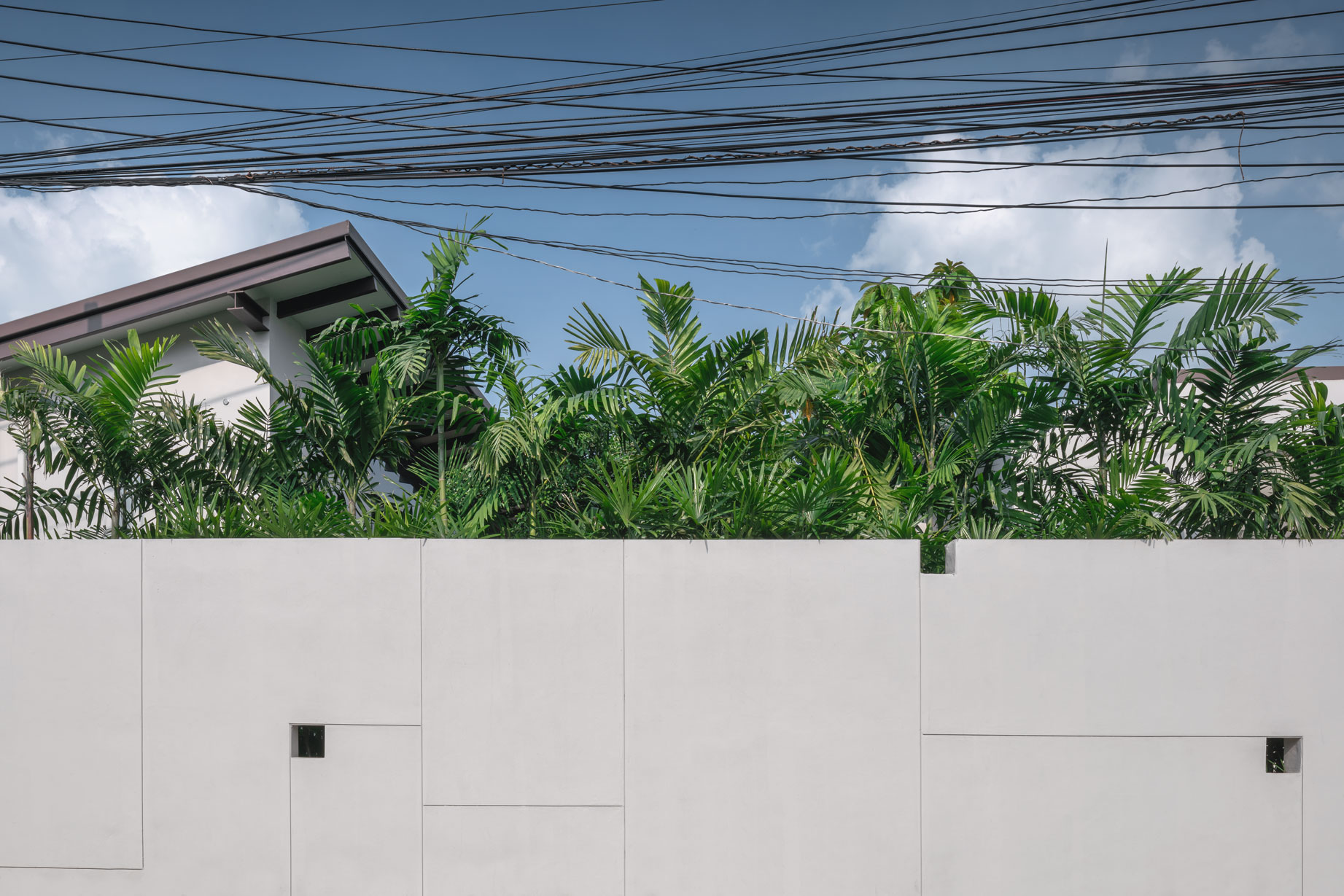 Pillar house by Anonym Architizer