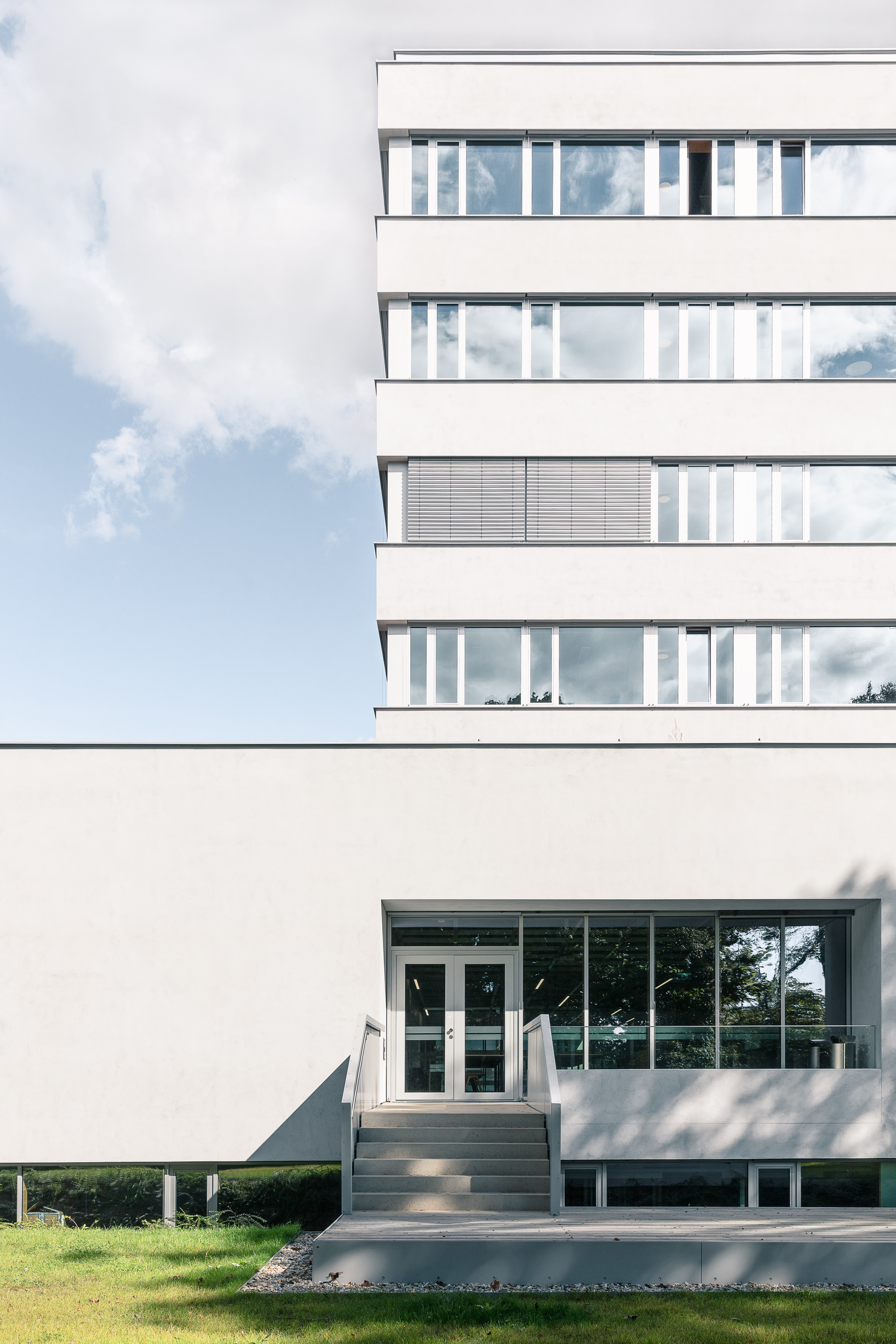 EBS – Electronic Based Systems Center by AllesWirdGut - Architizer