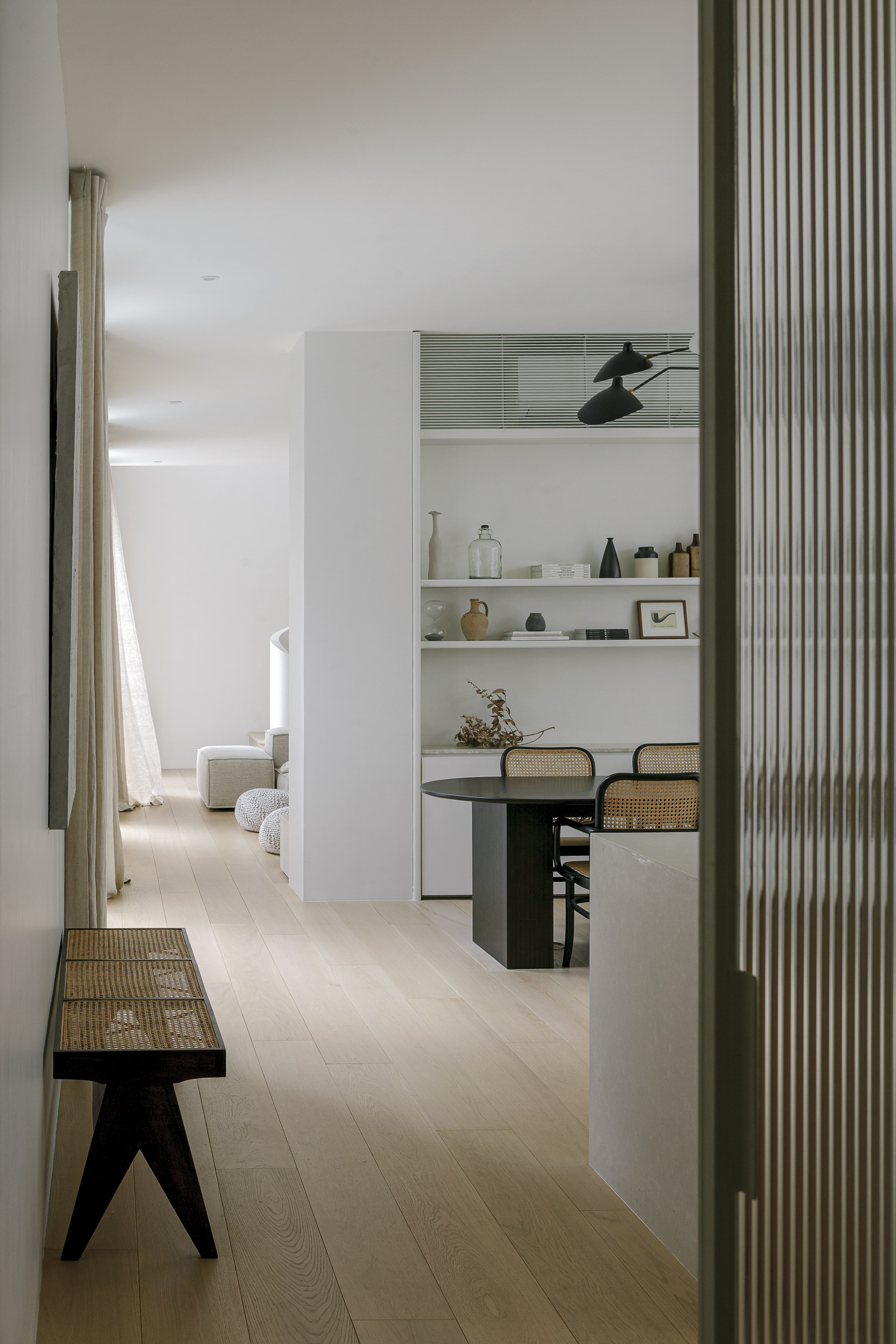 Pillar house by Anonym Architizer