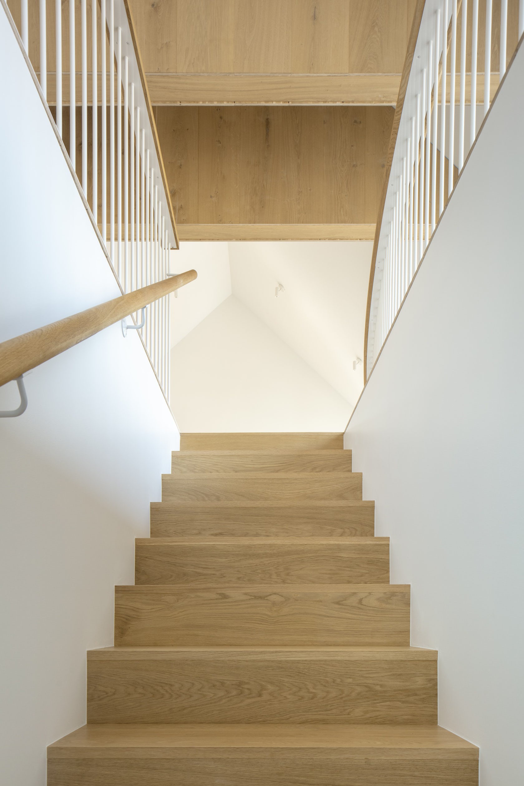 © Kwong Von Glinow Design Office
