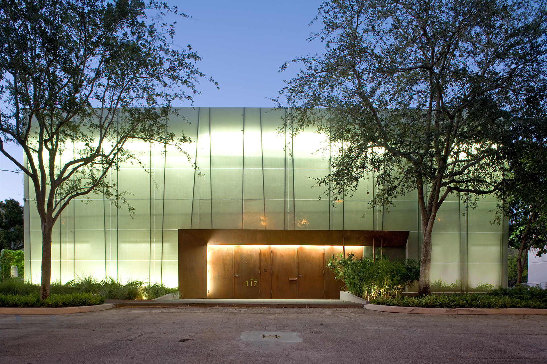 YOUNG AT ART MUSEUM BROWARD COUNTY LIBRARY by GLAVOVIC STUDIO, Cloud