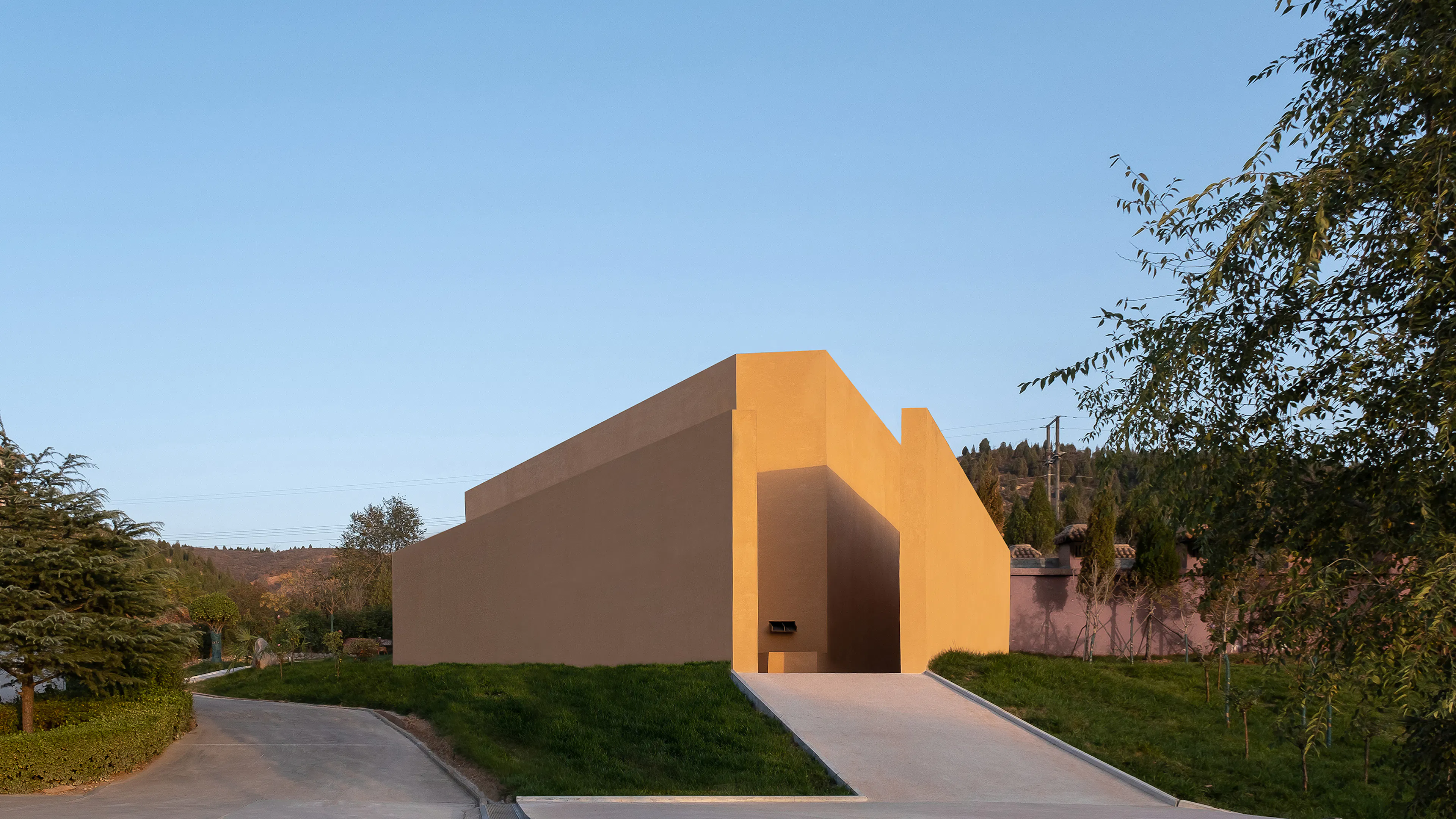 HALL OF IMMORTALITY AT LONGSHAN CEMETERY
