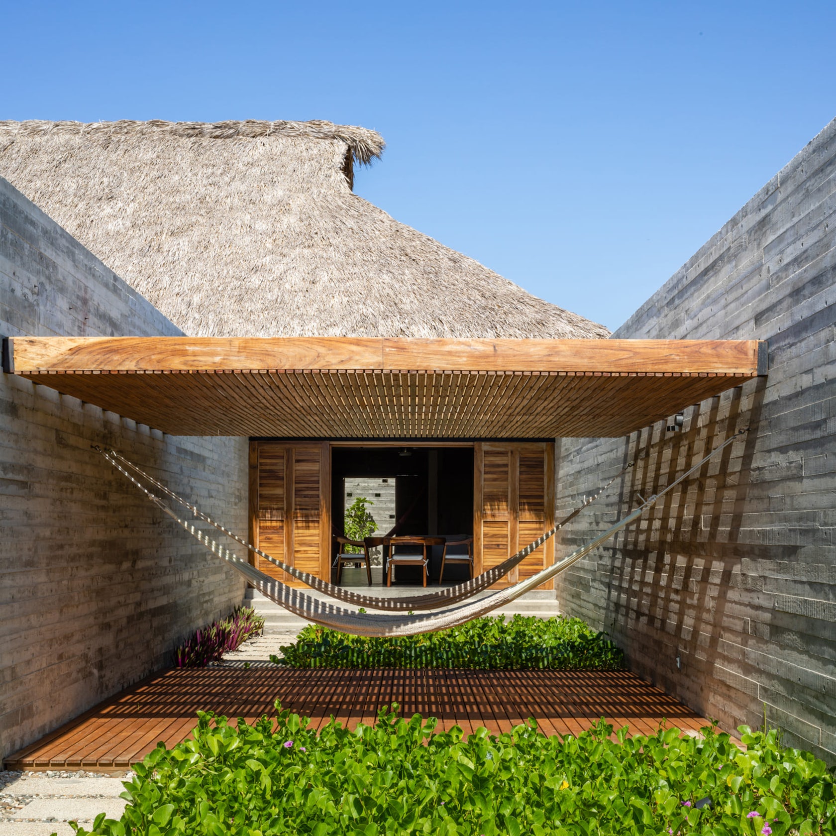 © رافائيل جامو