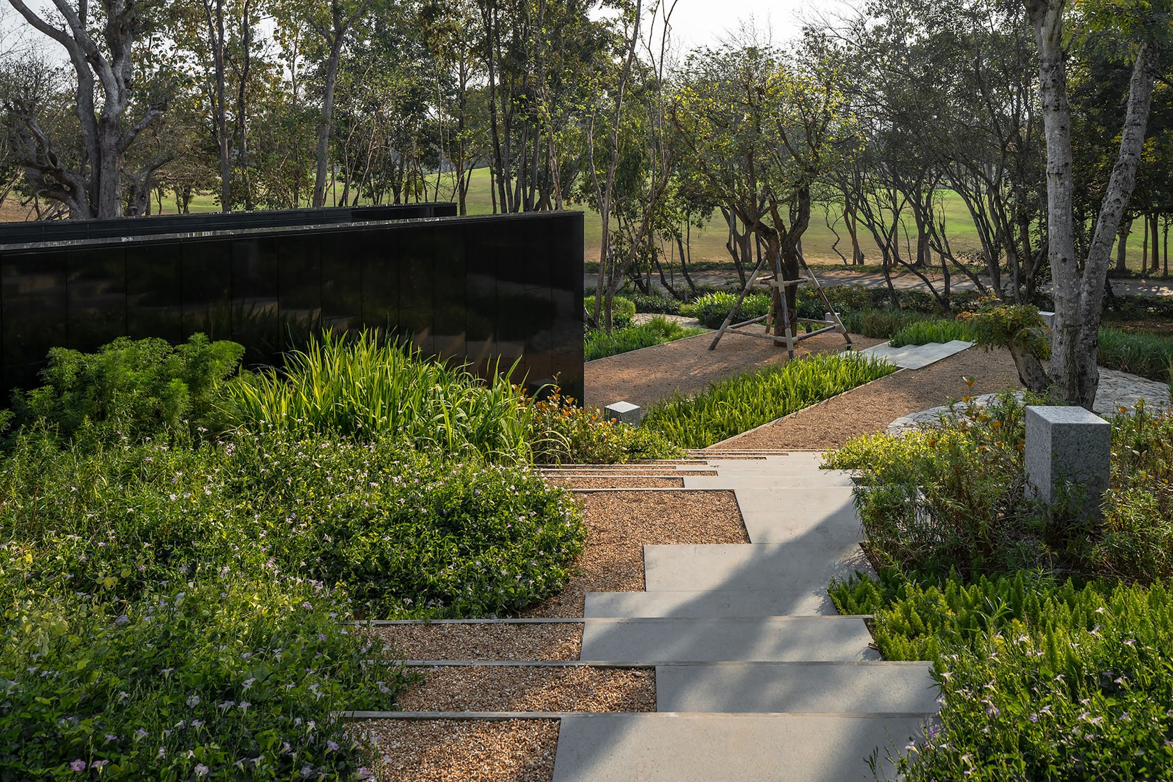 © TROP : terrains + open space