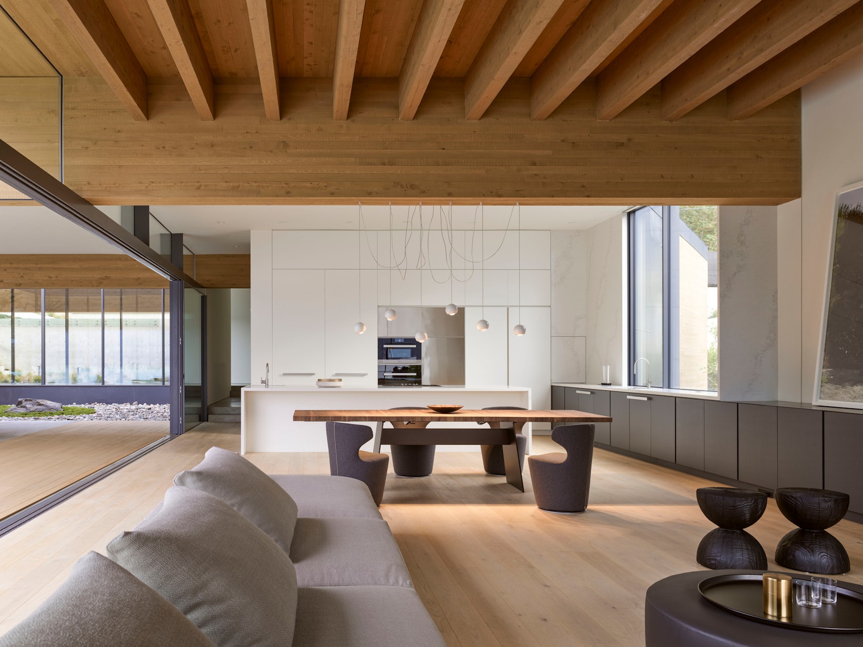 © أندرو لاتريل