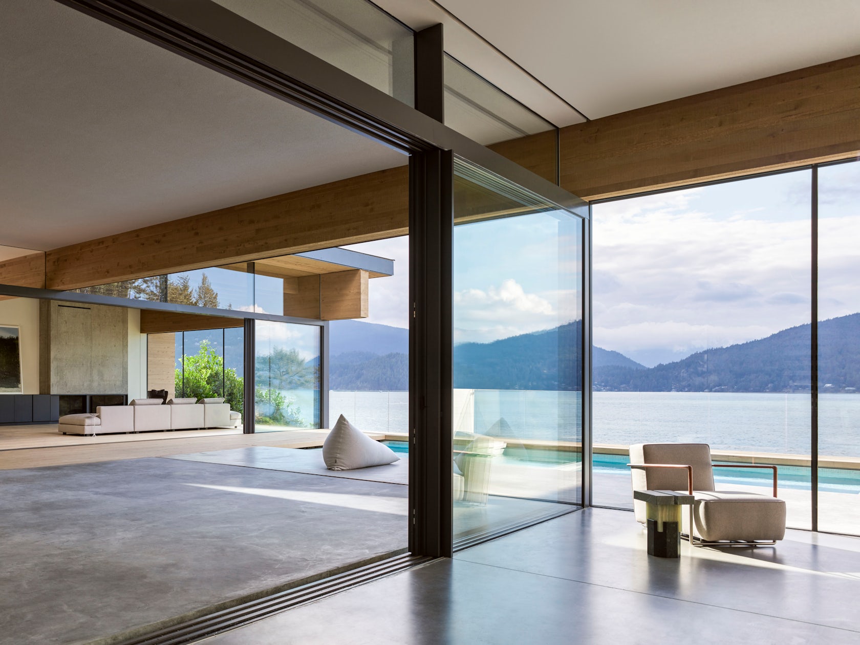 © أندرو لاتريل