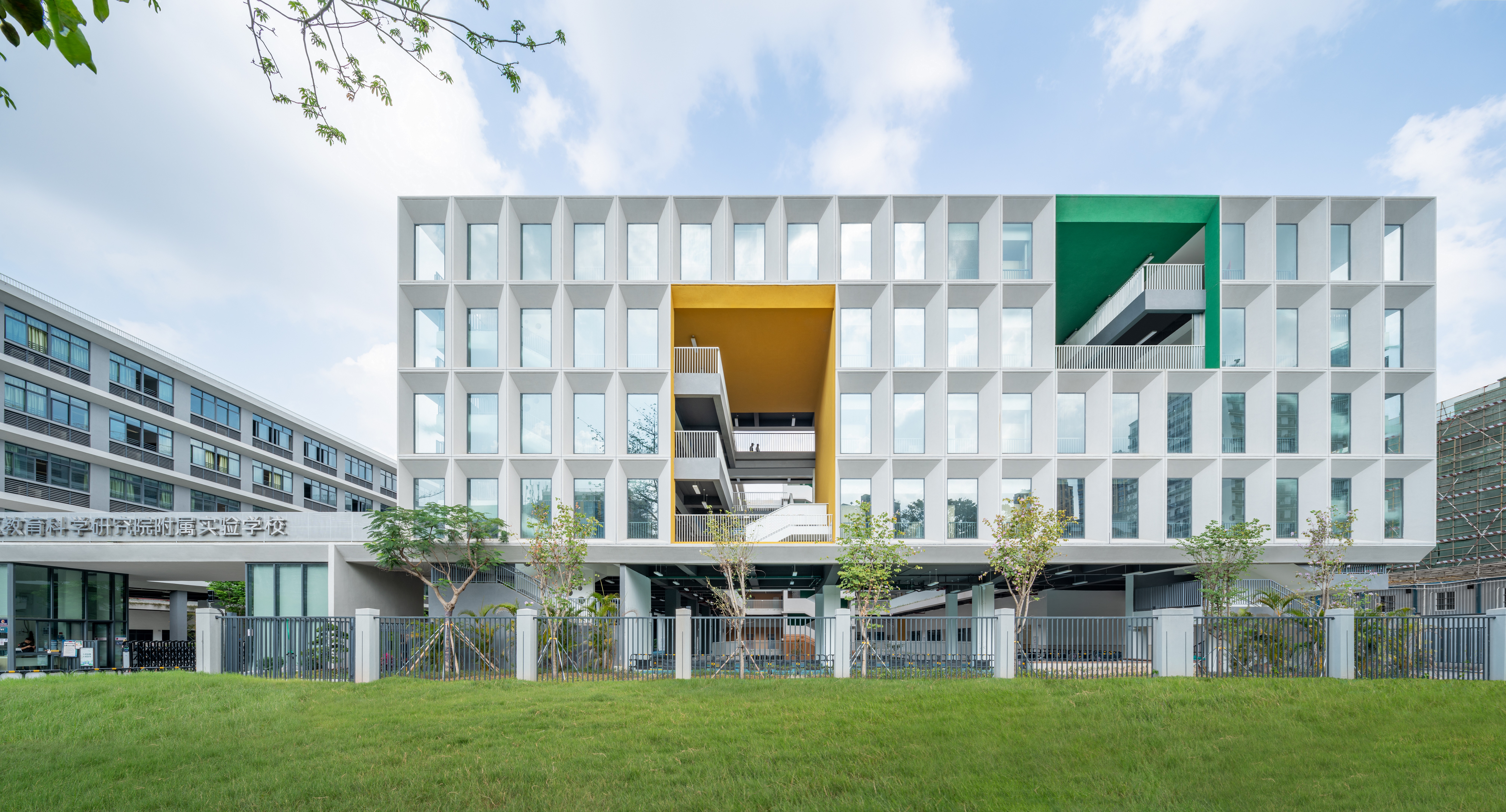 © CAPOL INTERNATIONAL & ASSOCIATES GROUP