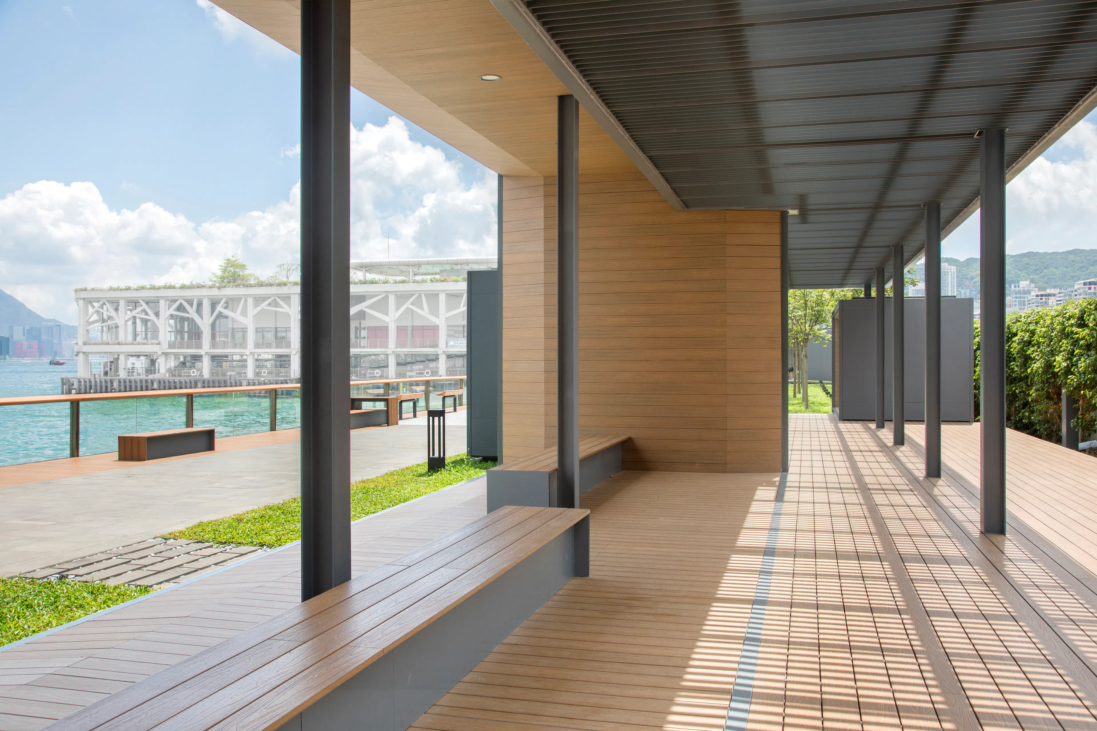 Advance Promenade near Wan Chai Ferry Pier - The Garden Embankment — 4