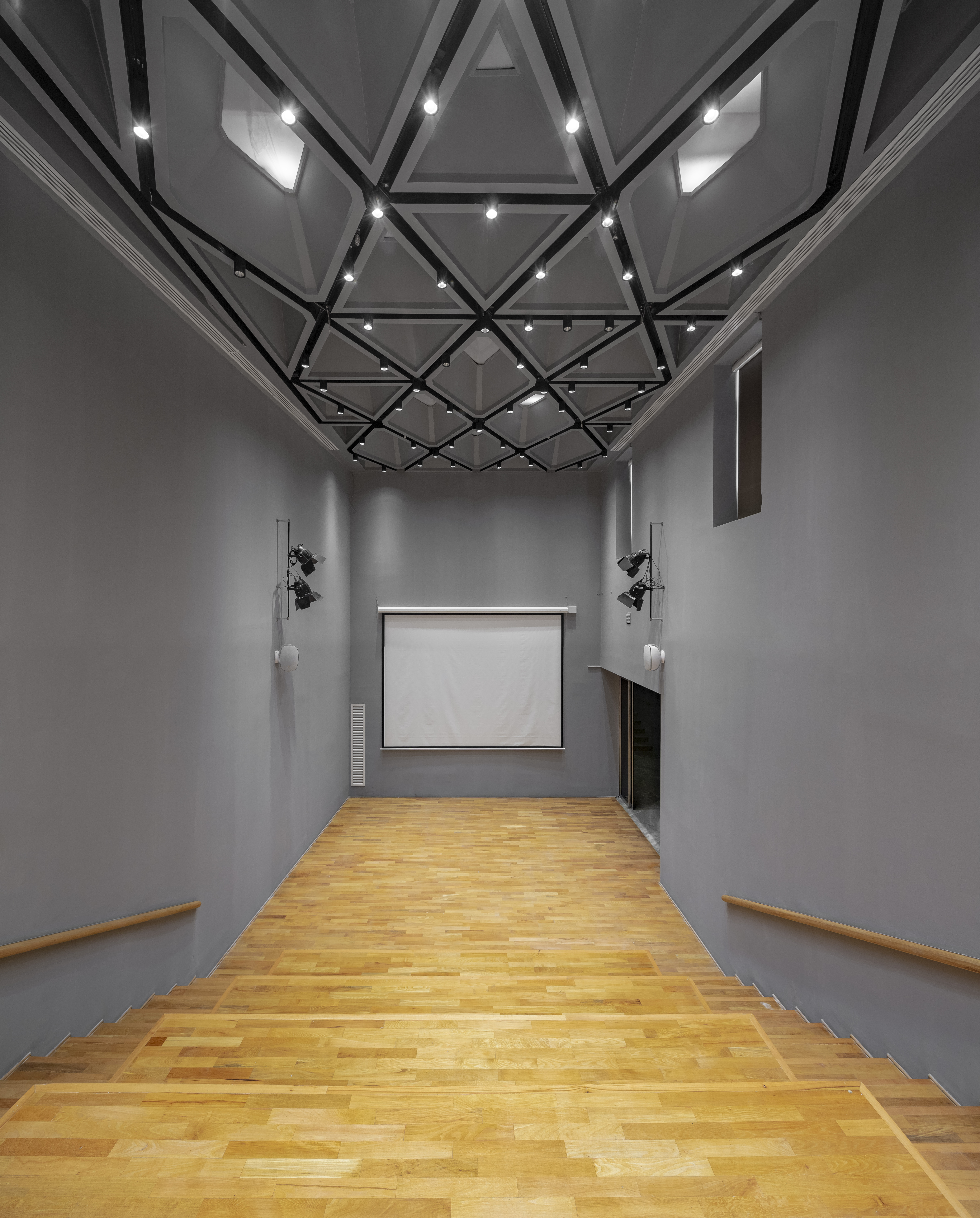 THE FORUM | A Multipurpose Hall by Ákaran Architects - Architizer