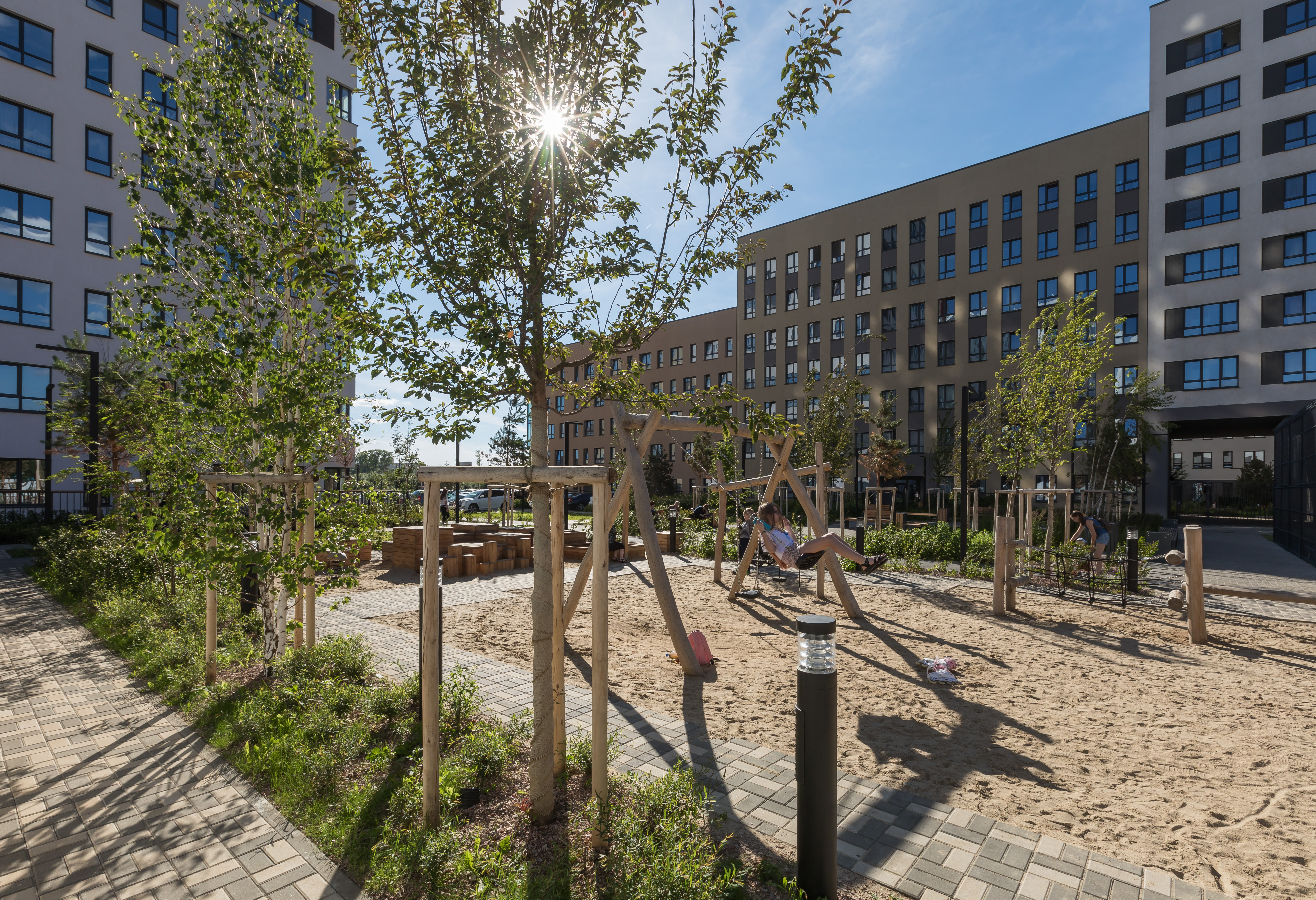 Брусника суходольский екатеринбург. Брусника парк. Южные кварталы брусника екатеринбург. Брусника парк. Жк брусника видное.