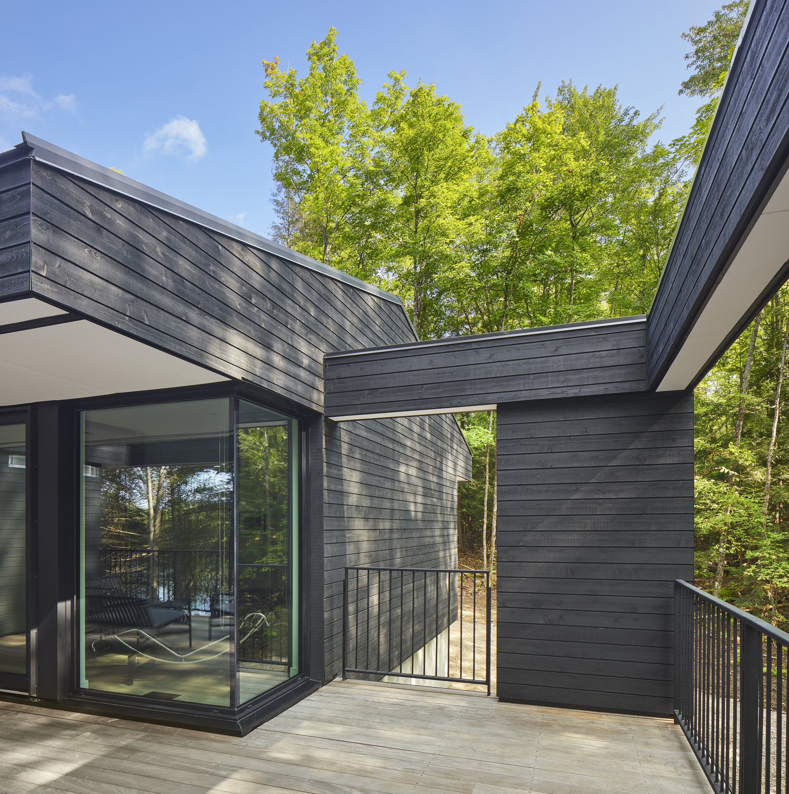 © ZERAFA STUDIO LLC