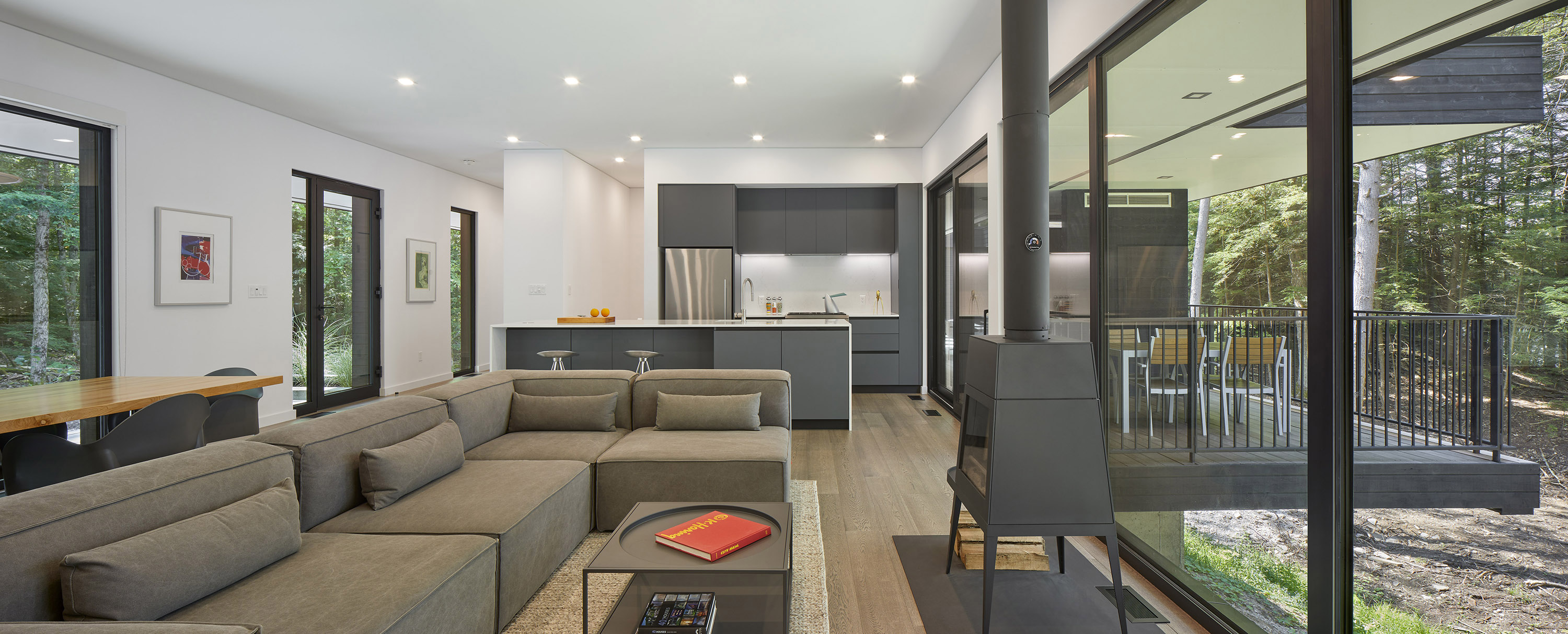 © ZERAFA STUDIO LLC