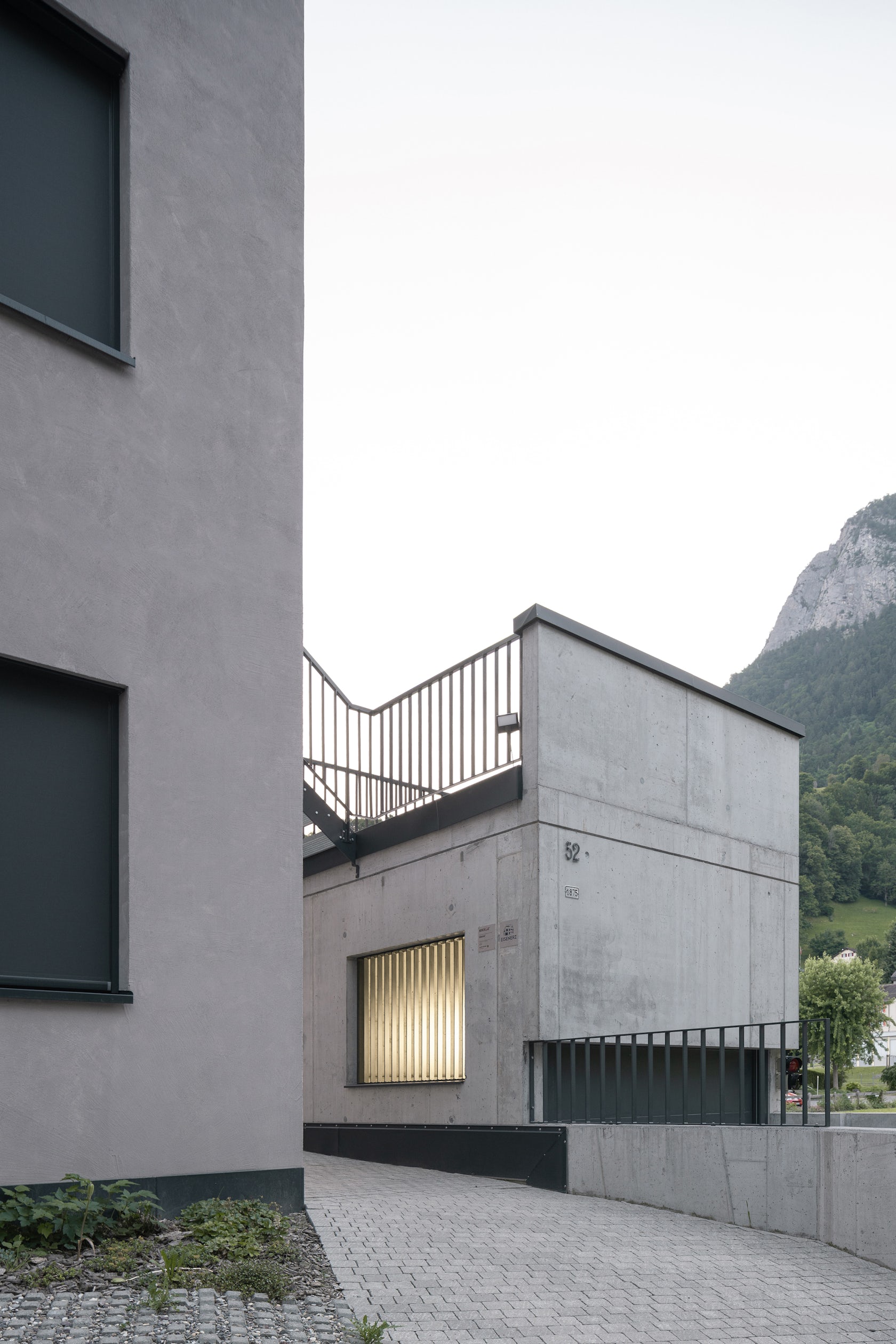 © Alex Shoots Buildings