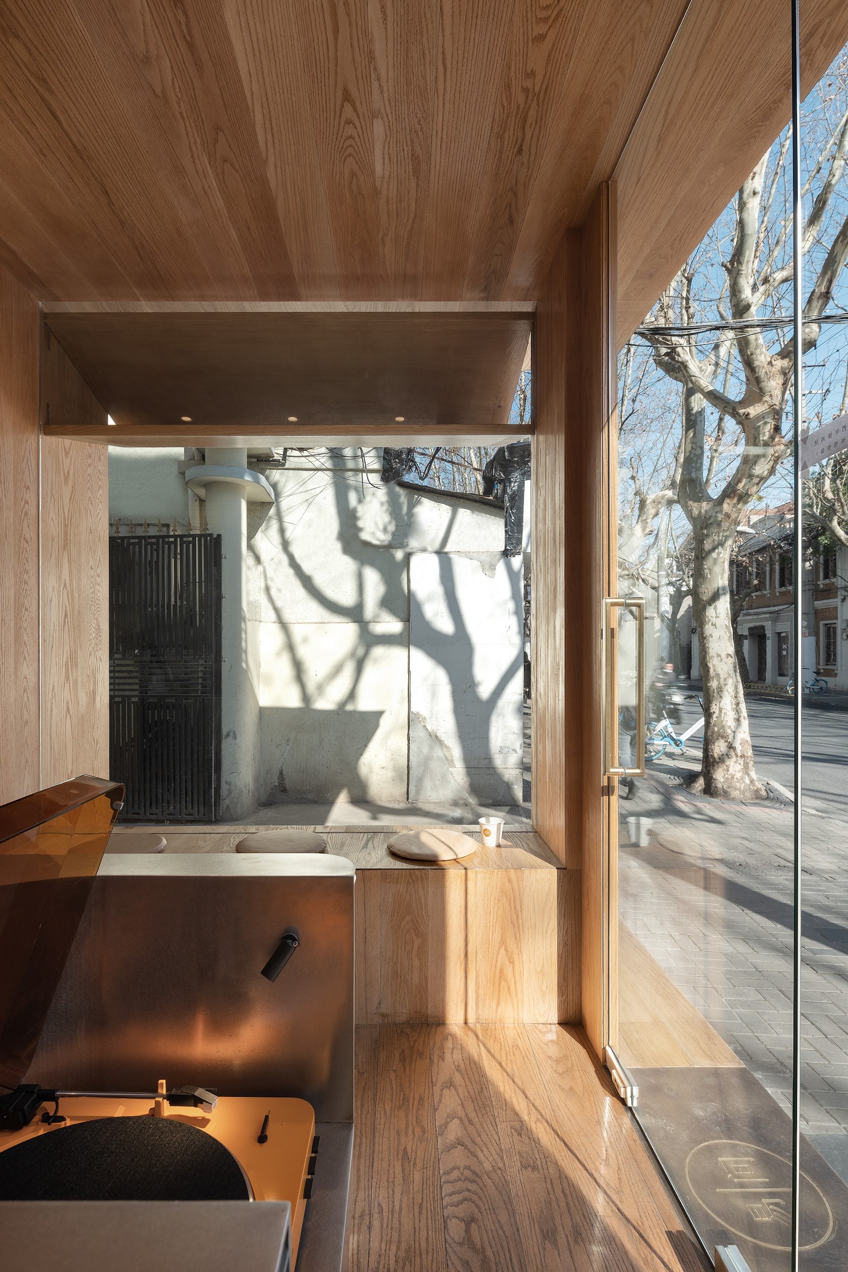 © Golucci Interior Architects