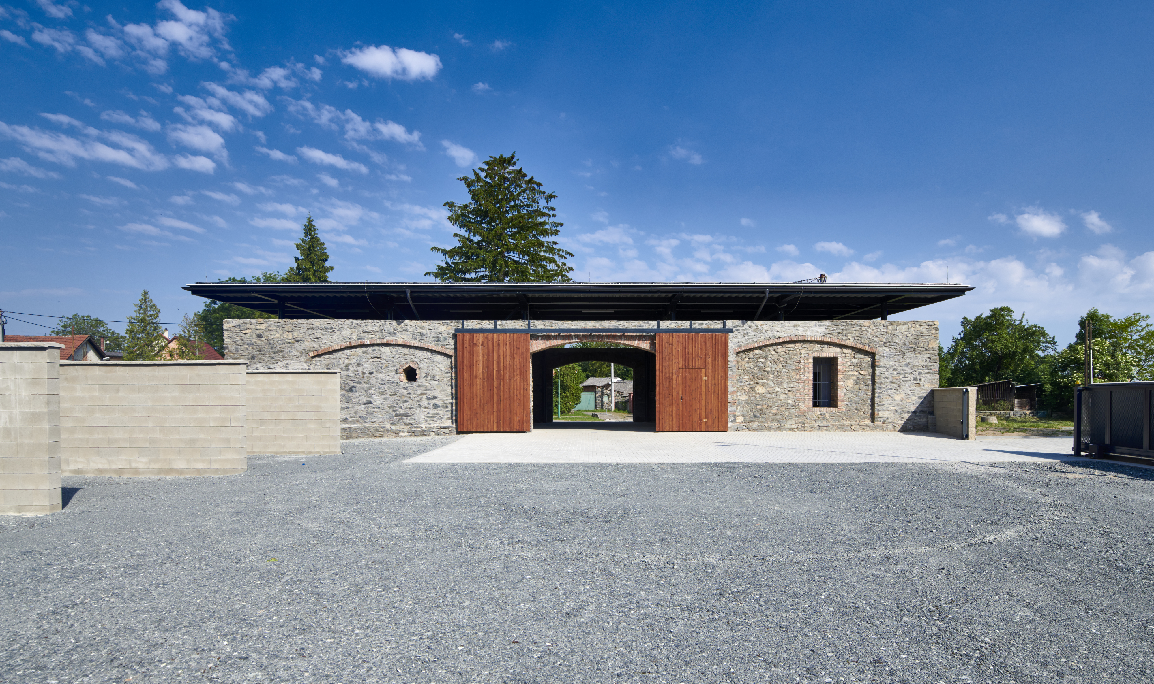 © DOMYJINAK architekti