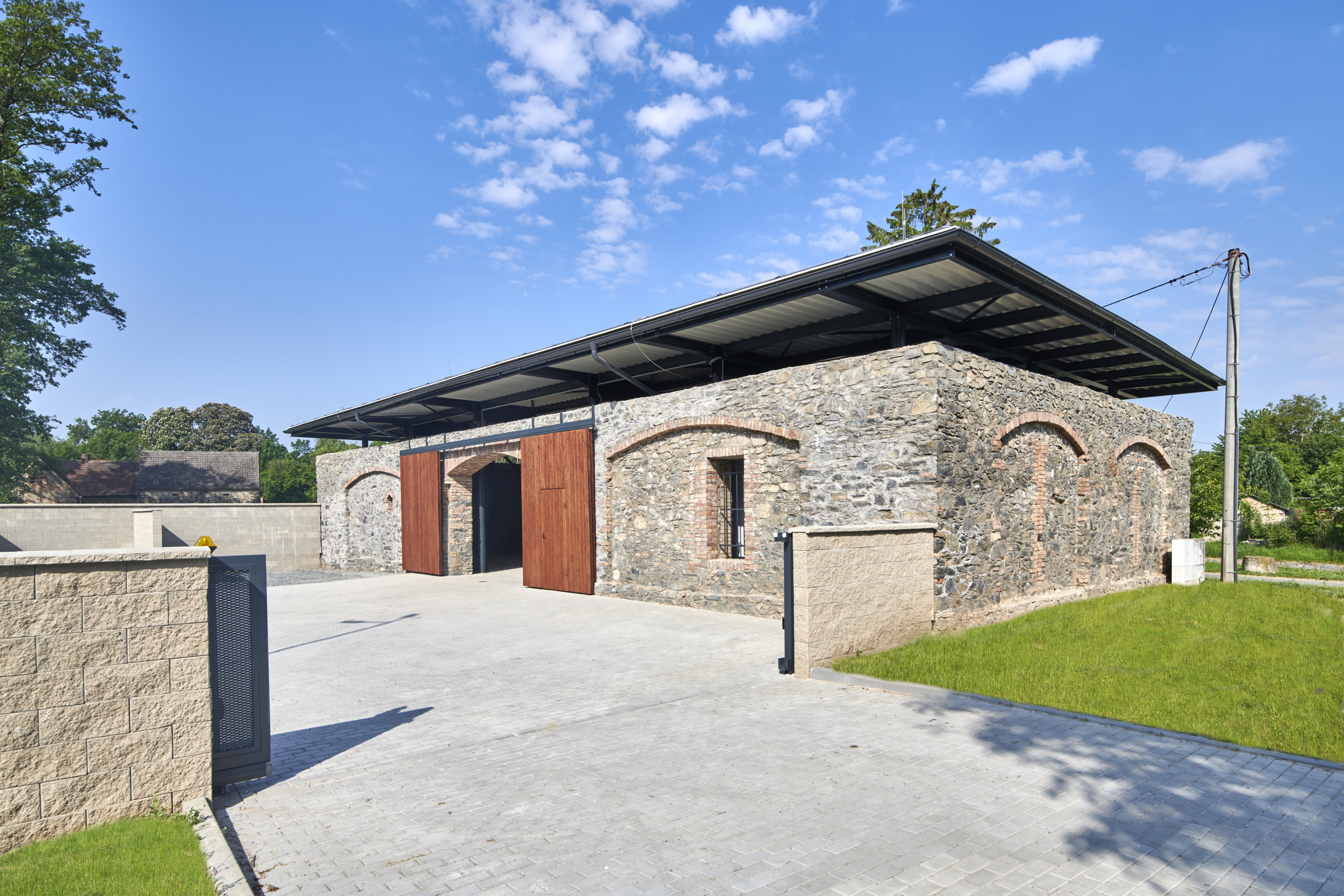 © DOMYJINAK architekti