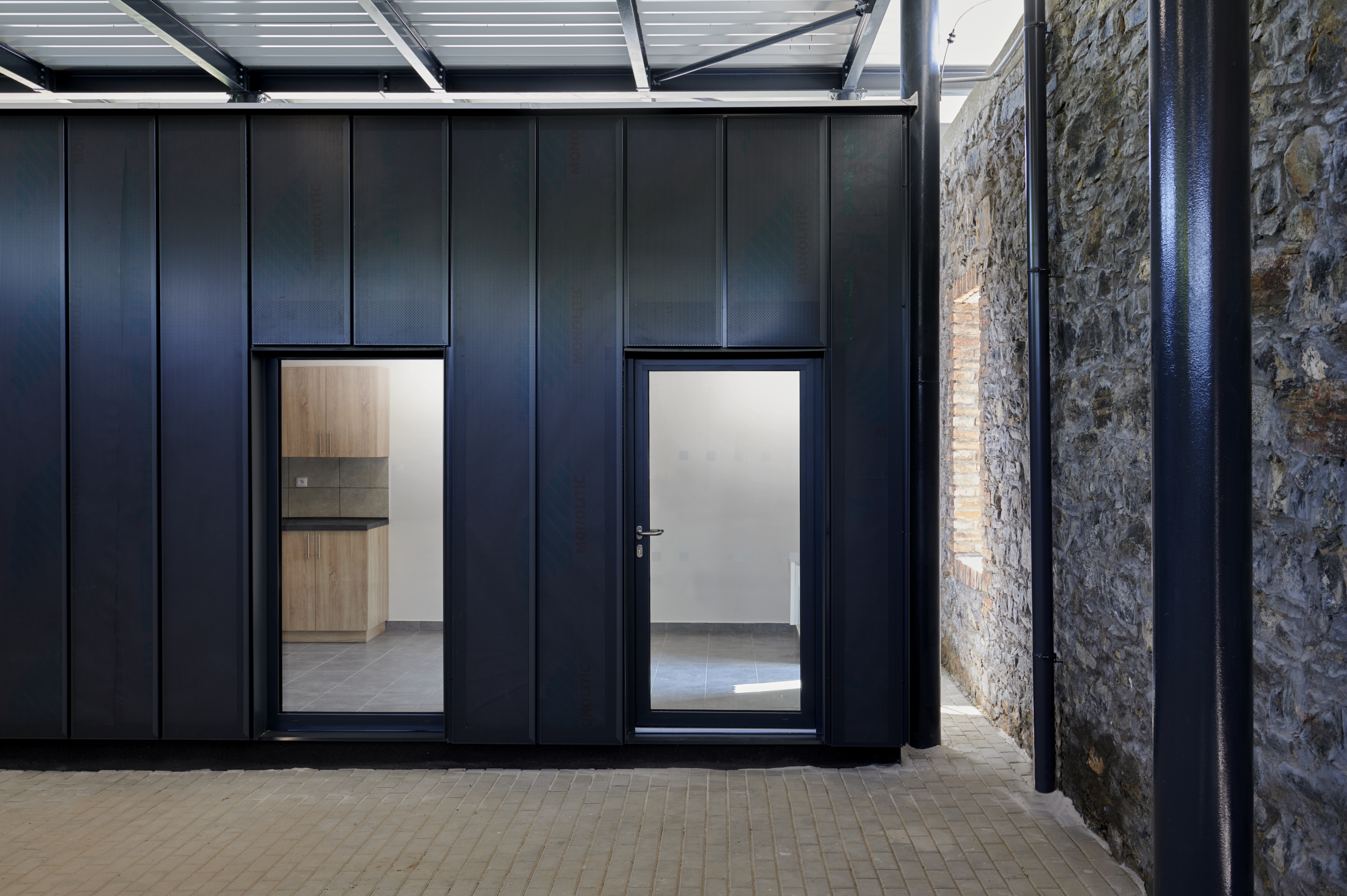 © DOMYJINAK architekti