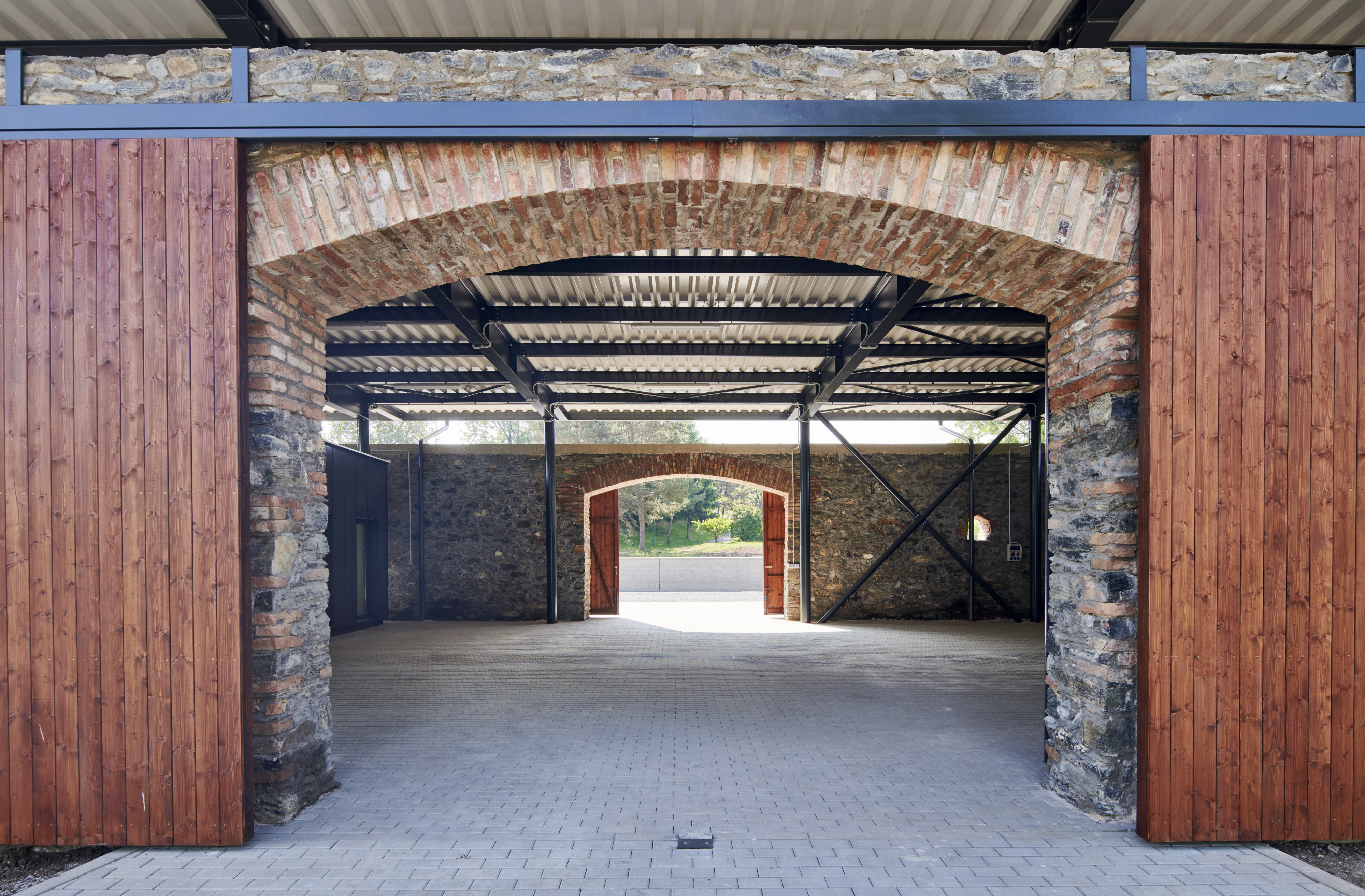 © DOMYJINAK architekti