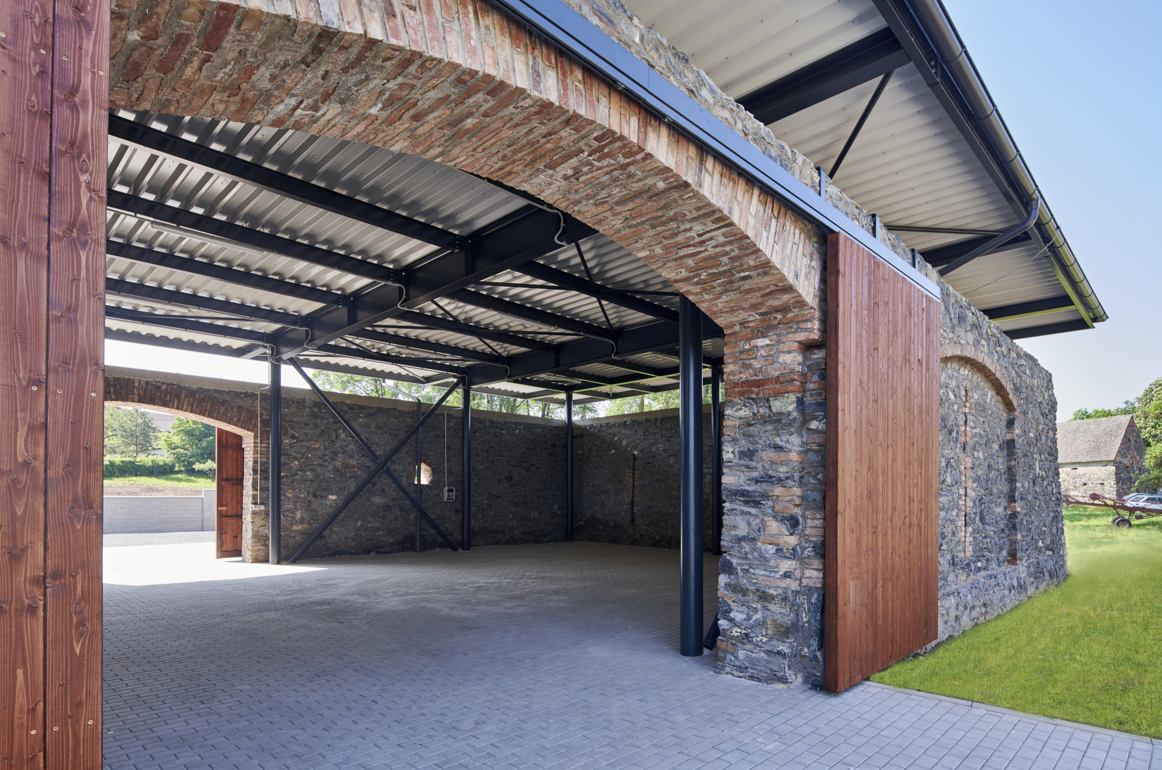 © DOMYJINAK architekti