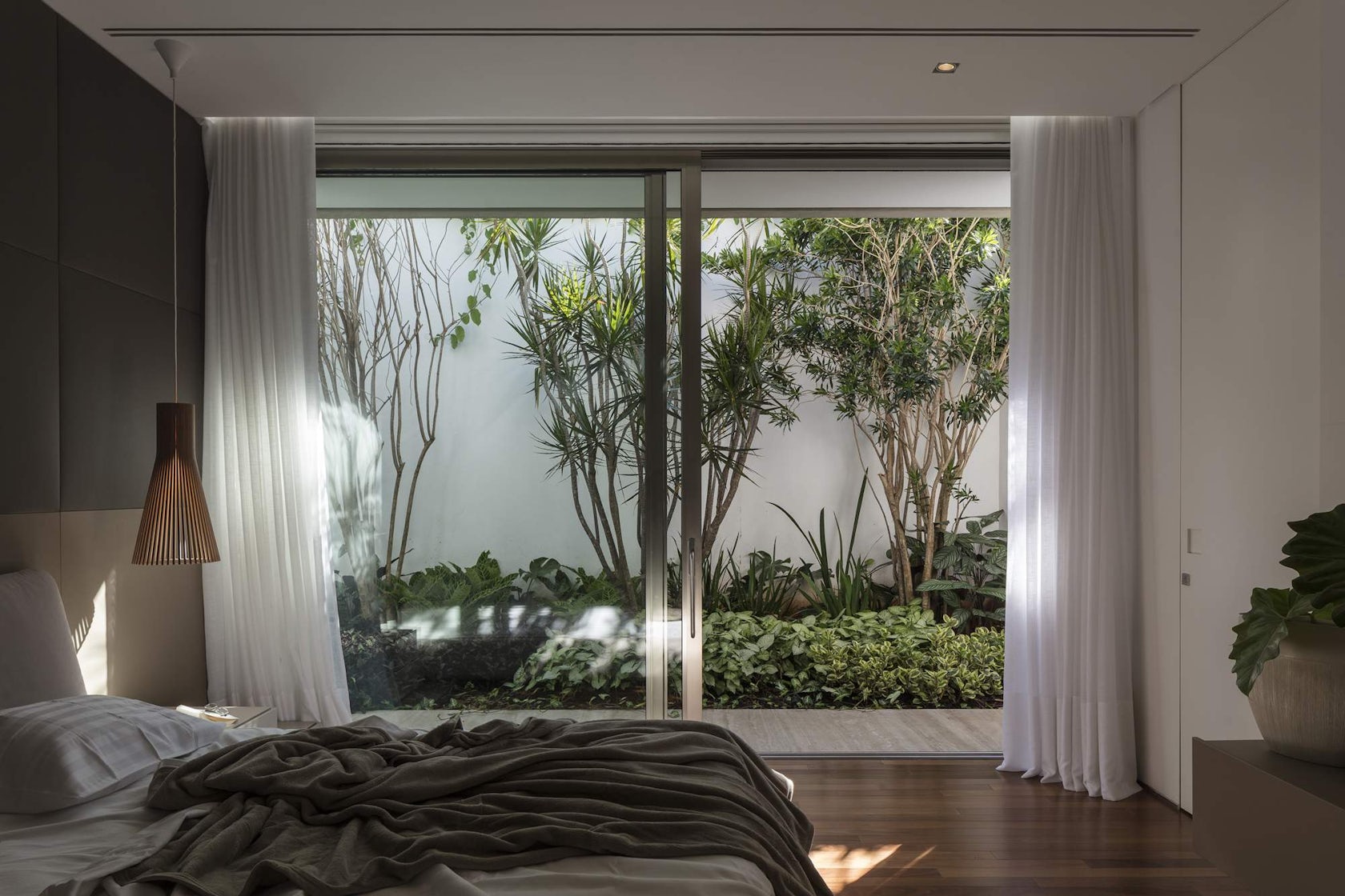© Aguirre Architecture