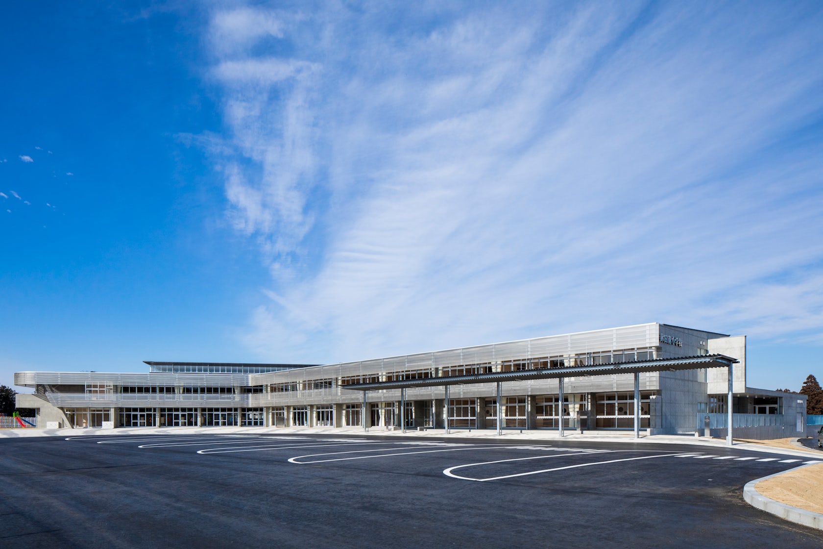 © MIKAMI Architects