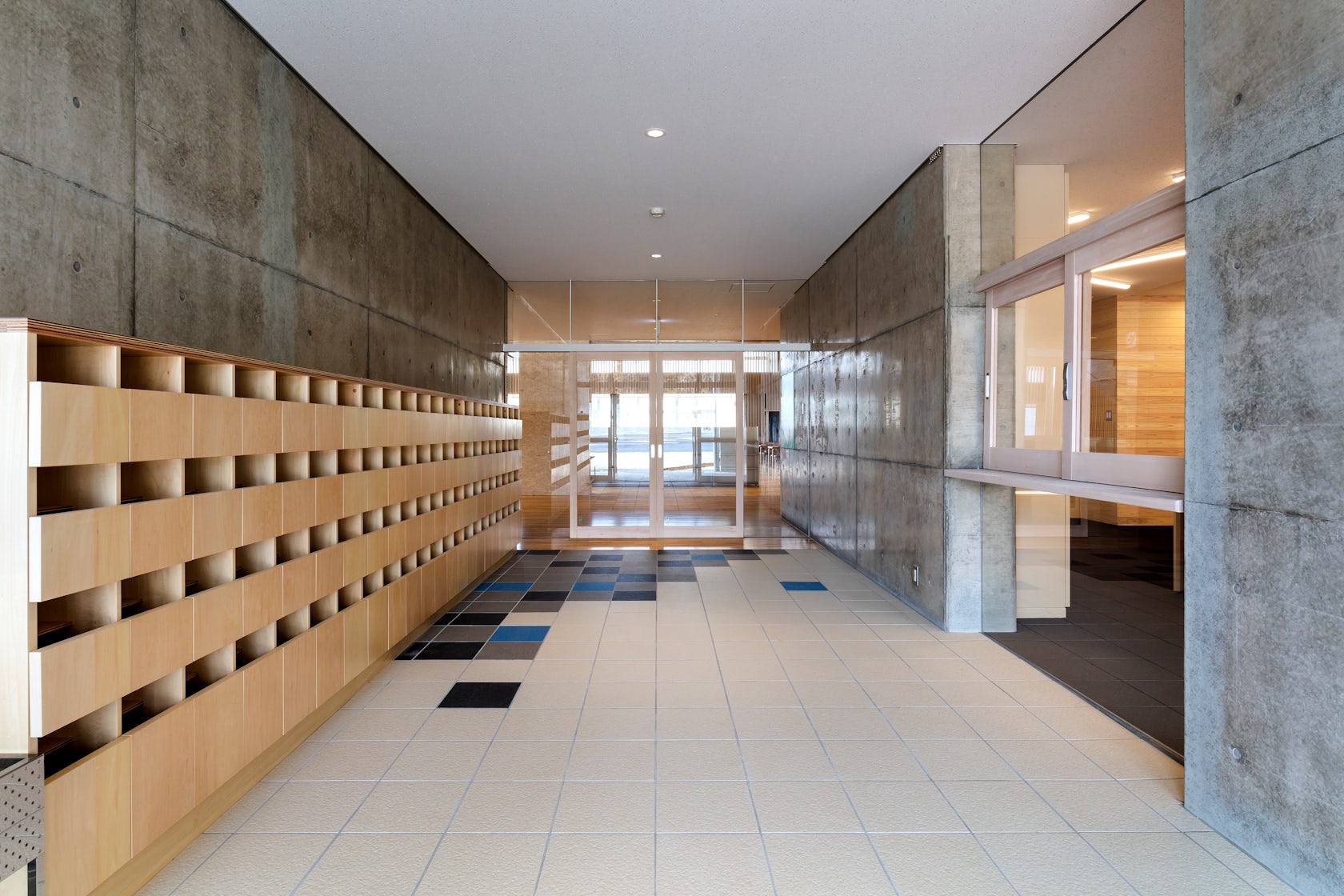 © MIKAMI Architects